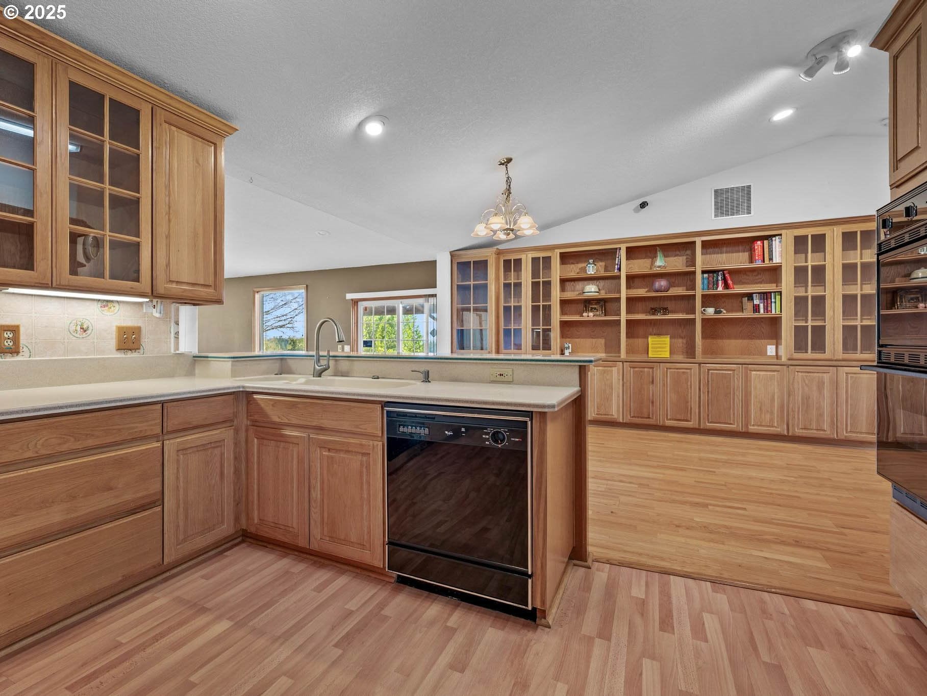 North Plains, Oregon, 97133, United States, 5 Bedrooms Bedrooms, ,4 BathroomsBathrooms,Residential,Active,1764071