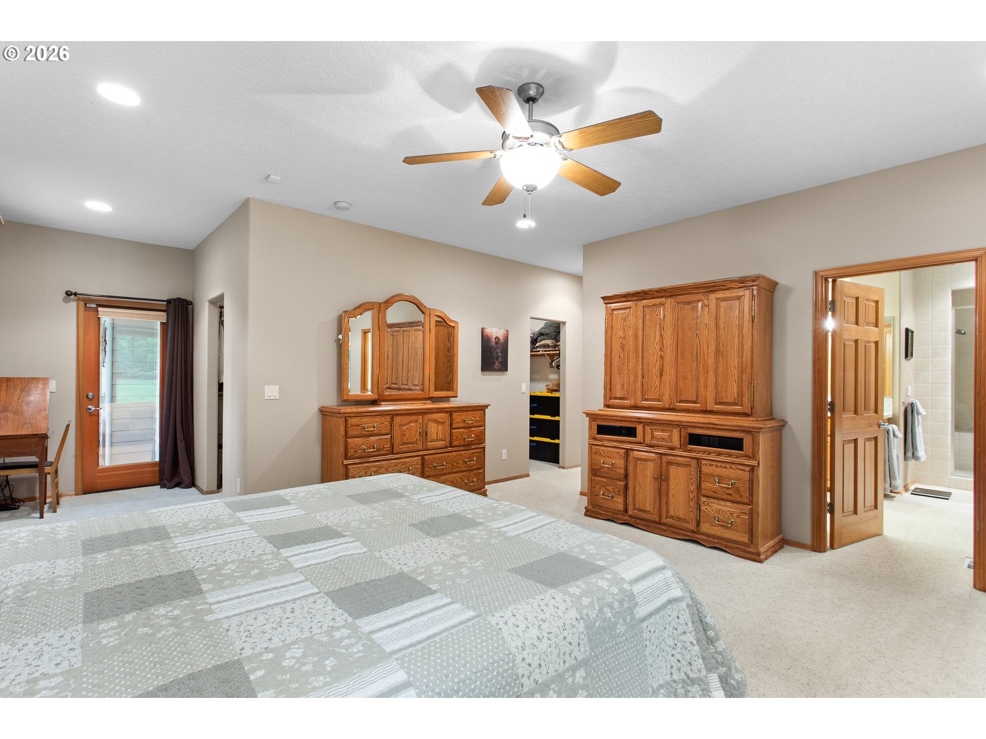 Corbett, Oregon, 97019, United States, 3 Bedrooms Bedrooms, ,3 BathroomsBathrooms,Residential,Active,2043115