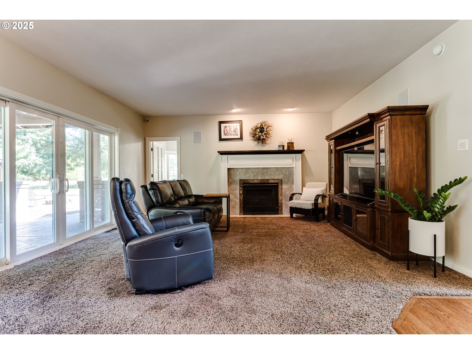 Springfield, Oregon, 97478, United States, 4 Bedrooms Bedrooms, ,3 BathroomsBathrooms,Residential,Active,1904190