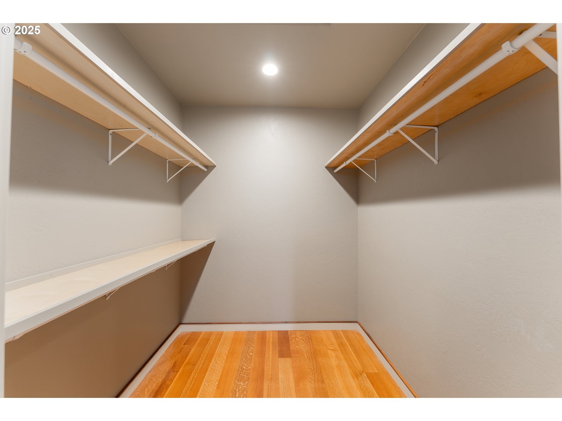 Roseburg, Oregon, 97471, United States, 3 Bedrooms Bedrooms, ,4 BathroomsBathrooms,Residential,Active,1941136