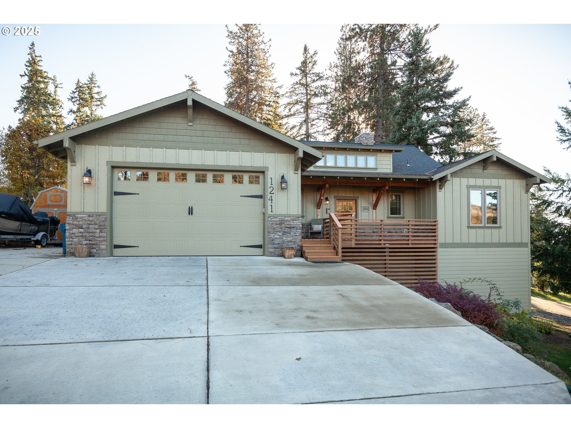 White Salmon, Washington, 98672, United States, 3 Bedrooms Bedrooms, ,3 BathroomsBathrooms,Residential,Active,2006771