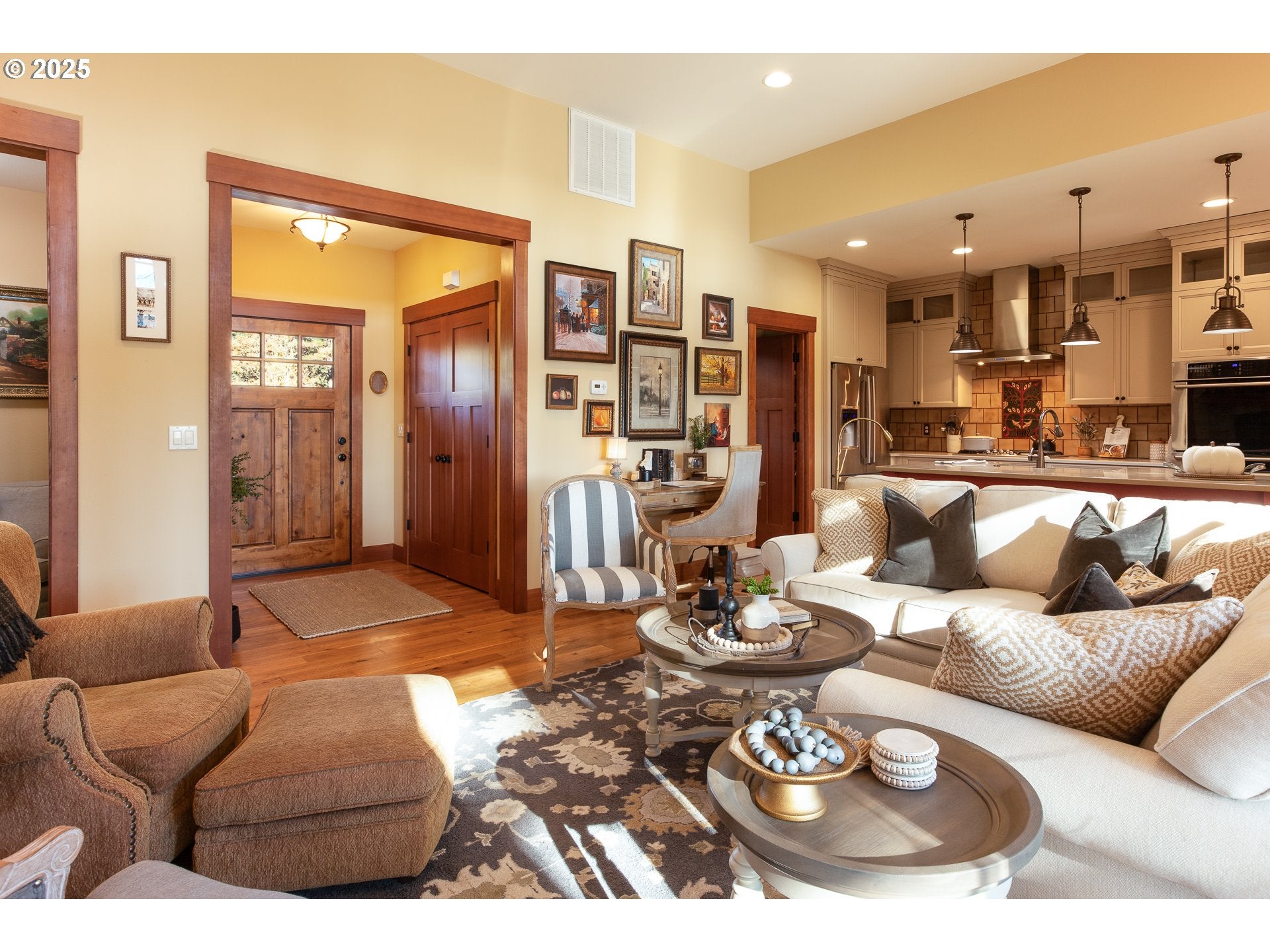 White Salmon, Washington, 98672, United States, 3 Bedrooms Bedrooms, ,3 BathroomsBathrooms,Residential,Active,2006771