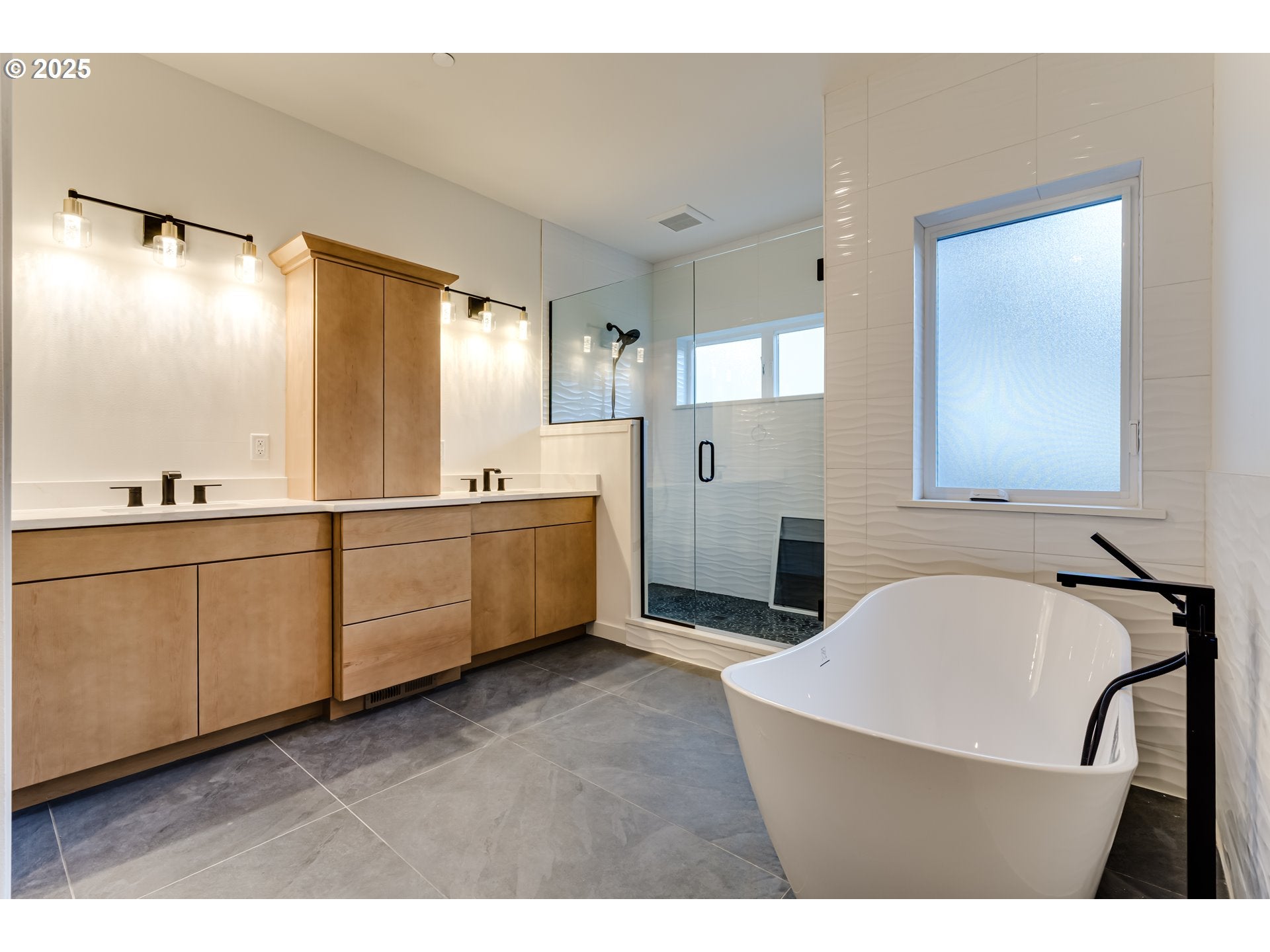 Eugene, Oregon, 97405, United States, 4 Bedrooms Bedrooms, ,3 BathroomsBathrooms,Residential,Active,2000223