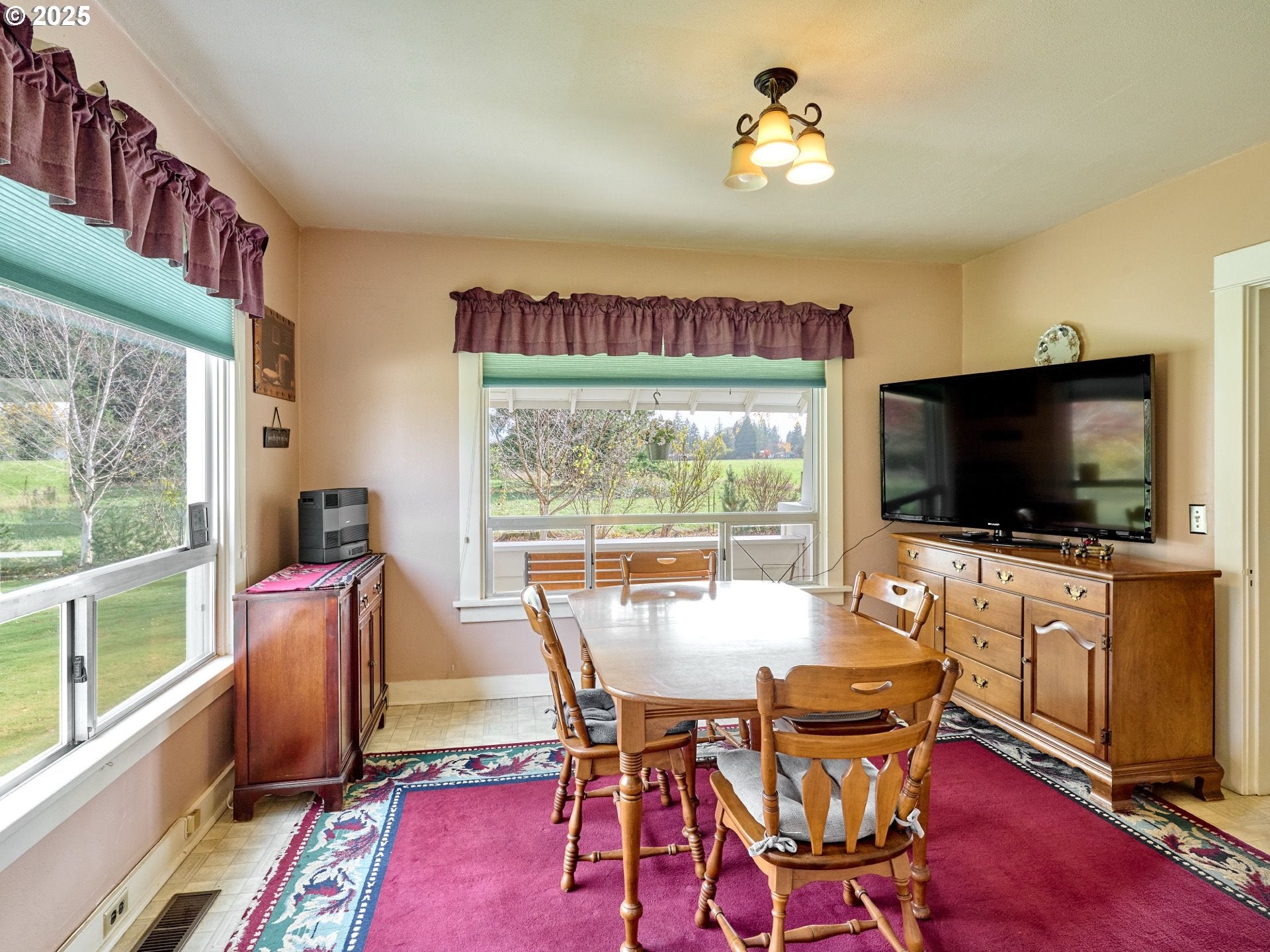 Molalla, Oregon, 97038, United States, 3 Bedrooms Bedrooms, ,2 BathroomsBathrooms,Residential,Active,1988718