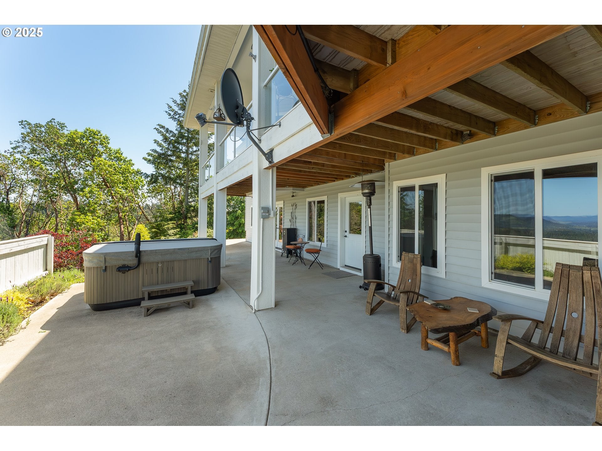 Roseburg, Oregon, 97471, United States, 4 Bedrooms Bedrooms, ,4 BathroomsBathrooms,Residential,Active,1800177