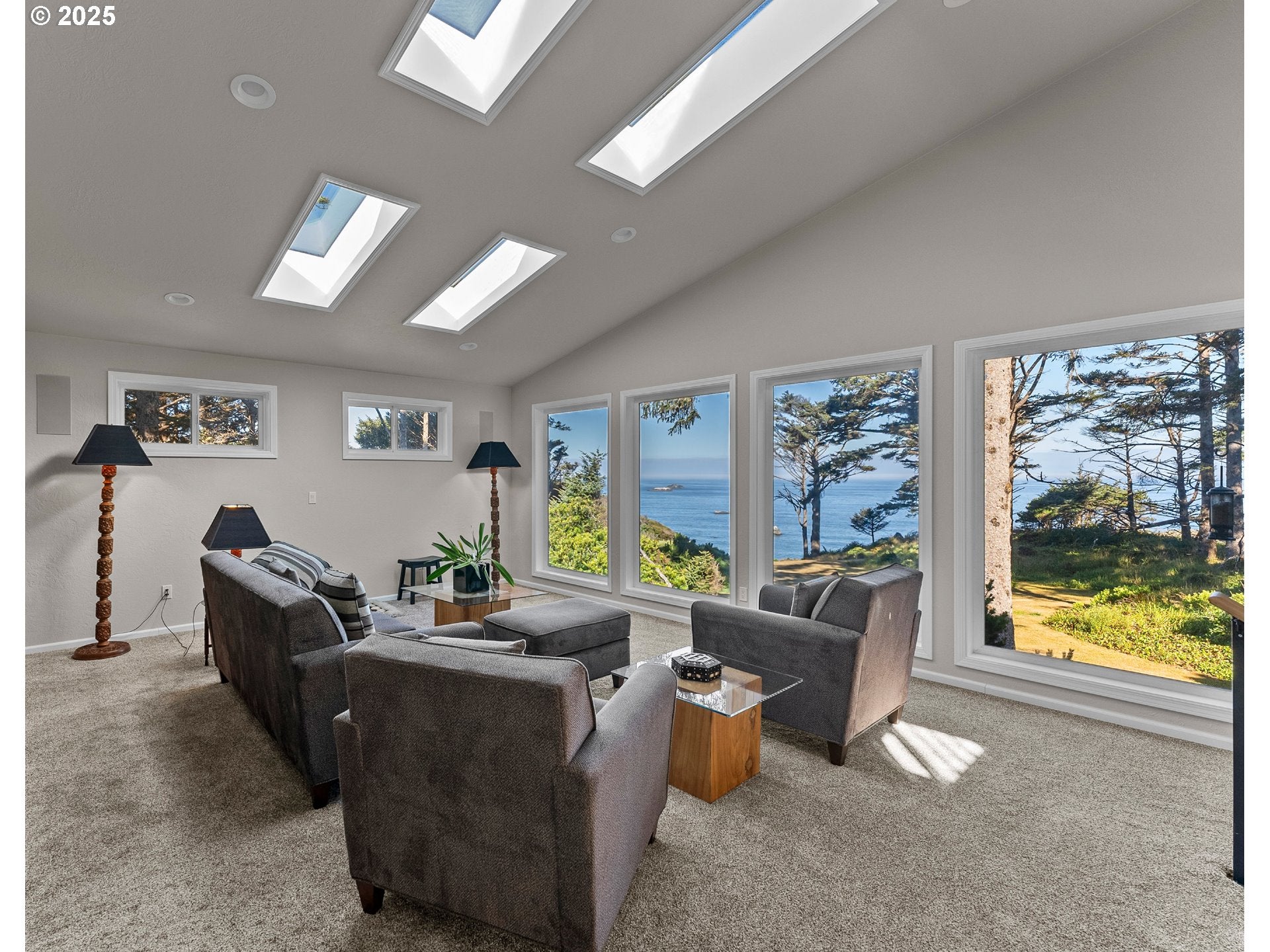 Gold Beach, Oregon, 97444, United States, 5 Bedrooms Bedrooms, ,4 BathroomsBathrooms,Residential,Active,2000208