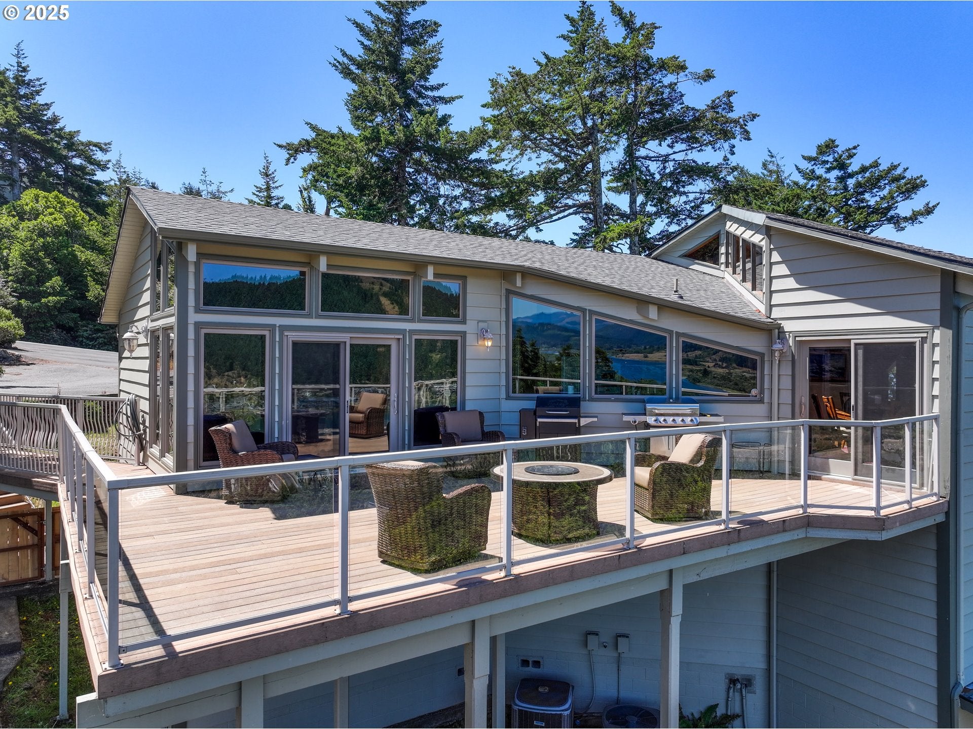 Gold Beach, Oregon, 97444, United States, 4 Bedrooms Bedrooms, ,3 BathroomsBathrooms,Residential,Active,1913016