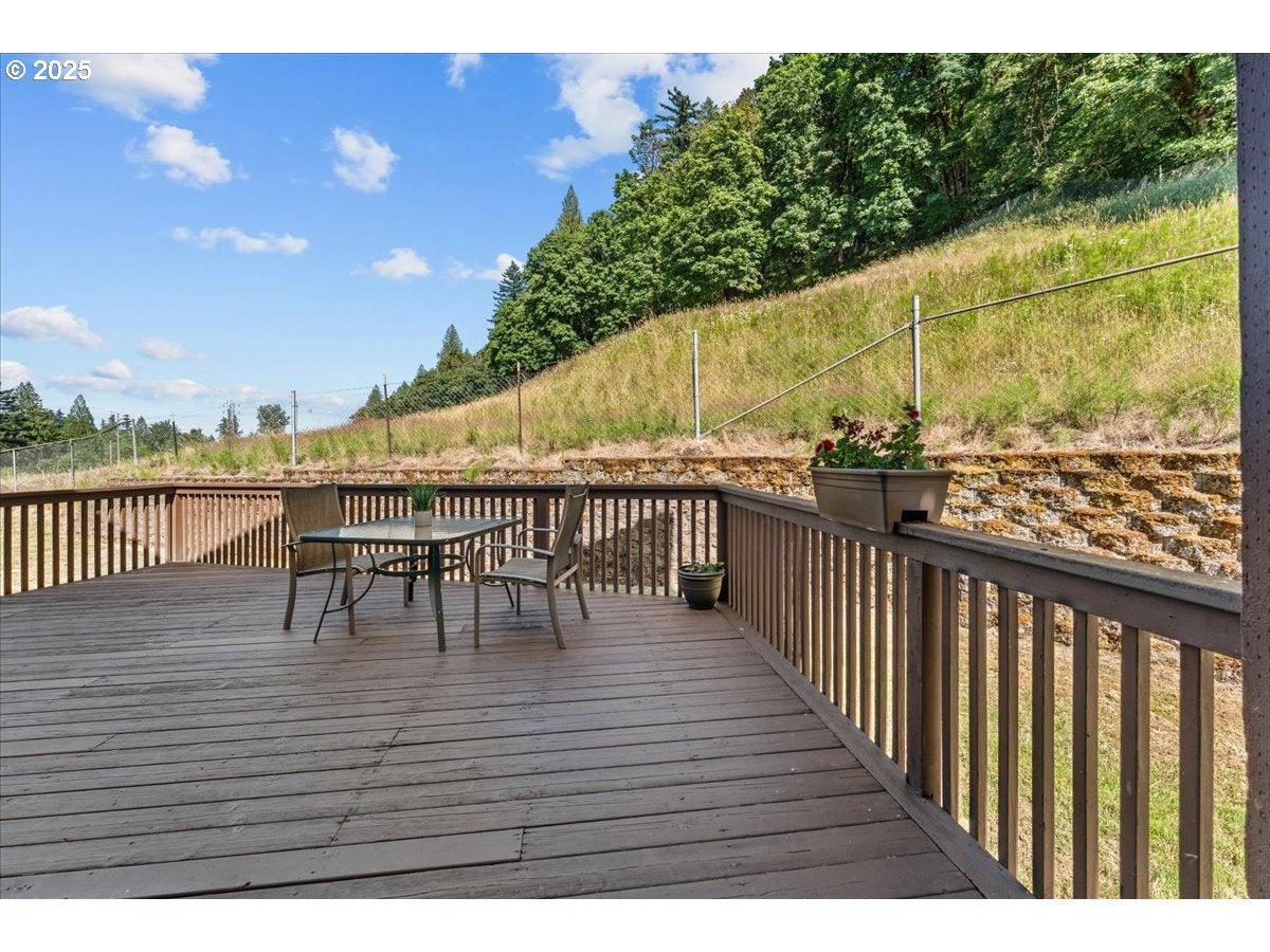 Portland, Oregon, 97236, United States, 5 Bedrooms Bedrooms, ,4 BathroomsBathrooms,Residential,Active,1877776