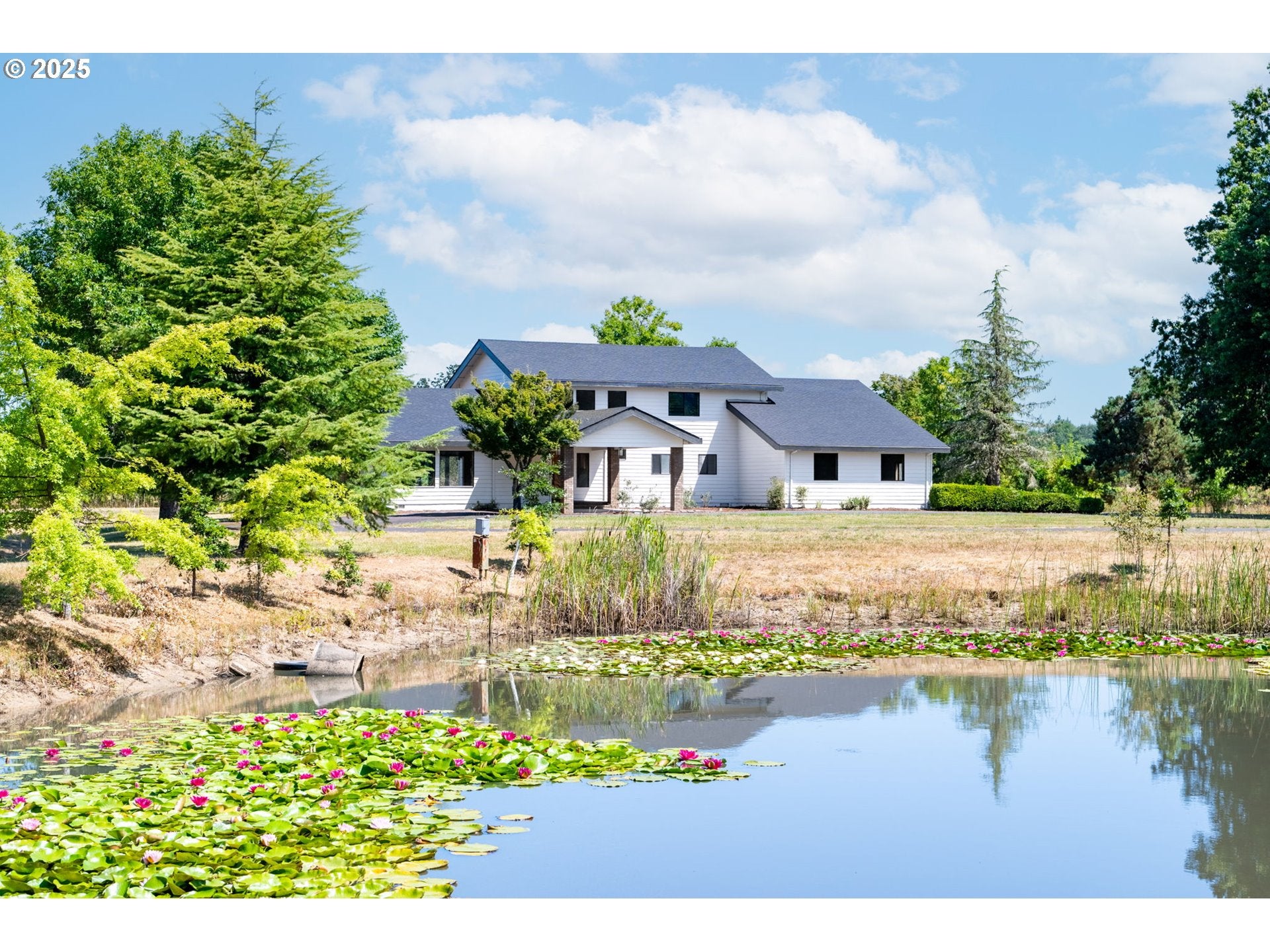 Eugene, Oregon, 97402, United States, 3 Bedrooms Bedrooms, ,3 BathroomsBathrooms,Residential,Active,1900212