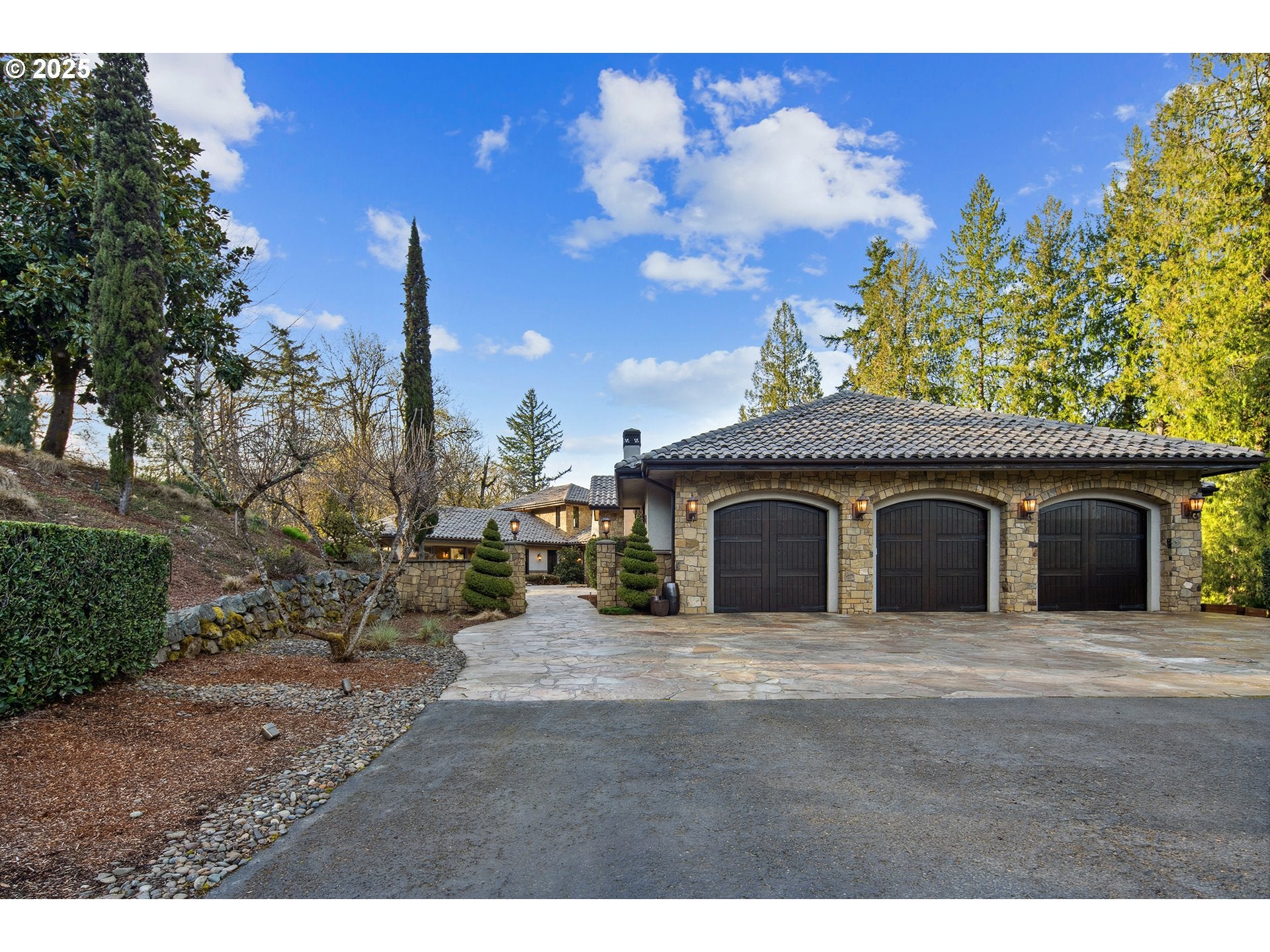 Oregon City, Oregon, 97045, United States, ,6 BathroomsBathrooms,Residential,Contingent,1764514