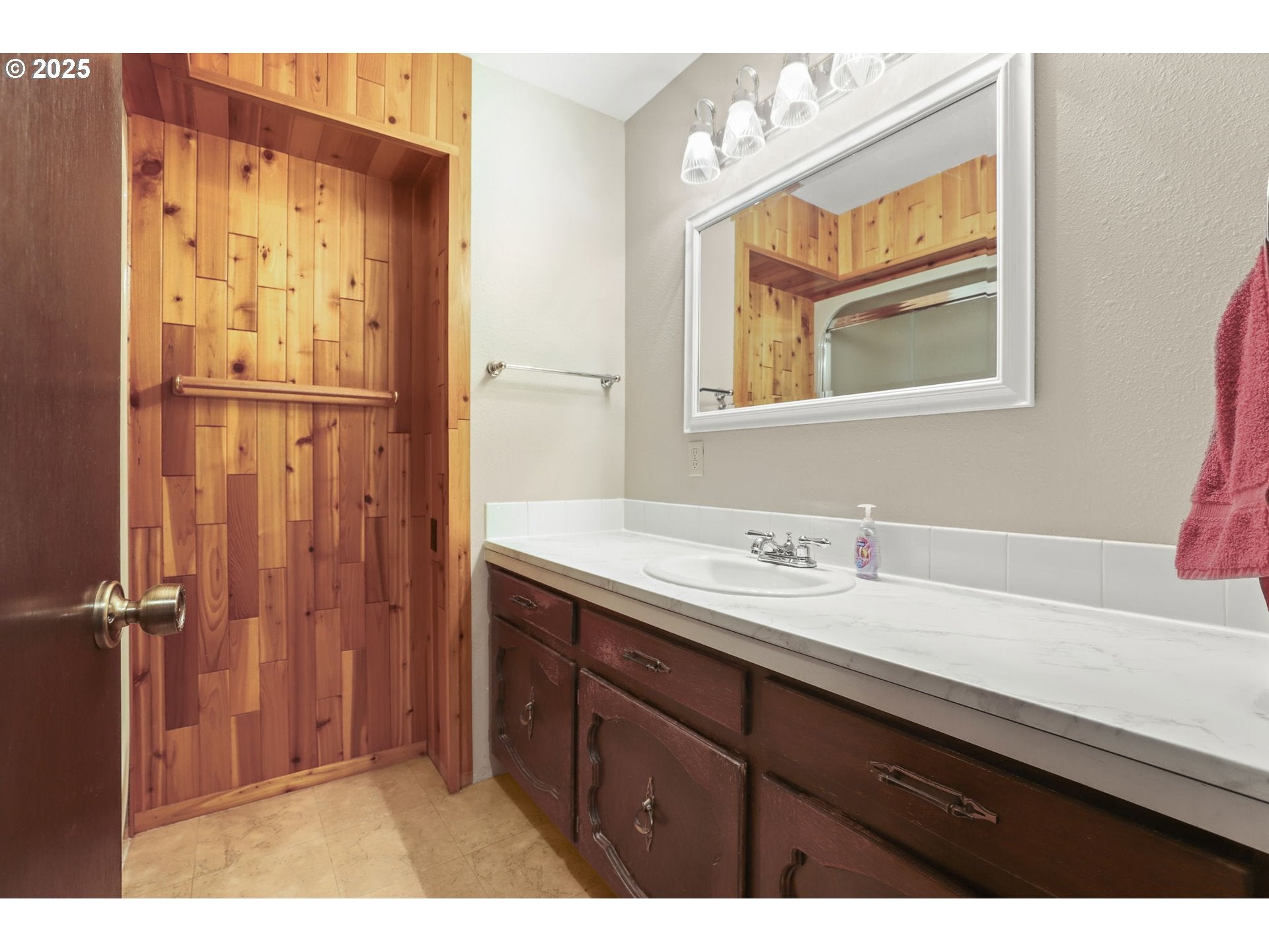 Boring, Oregon, 97009, United States, 5 Bedrooms Bedrooms, ,3 BathroomsBathrooms,Residential,Active,1869138