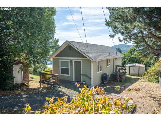 320 B ST, MYRTLE POINT, OR 97458 - Image 1