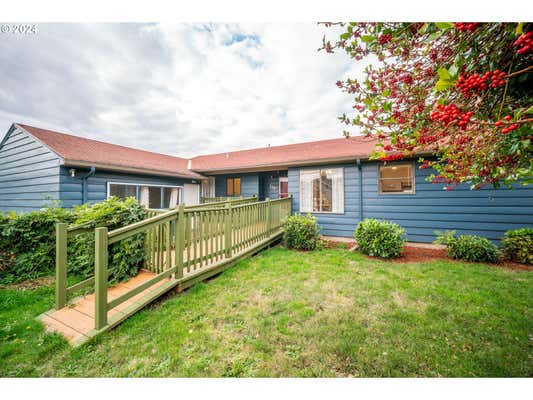 330 E HEREFORD ST, GLADSTONE, OR 97027 - Image 1