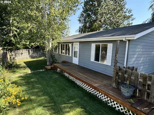 402 DUFUR AVE, MAUPIN, OR 97037 - Image 1