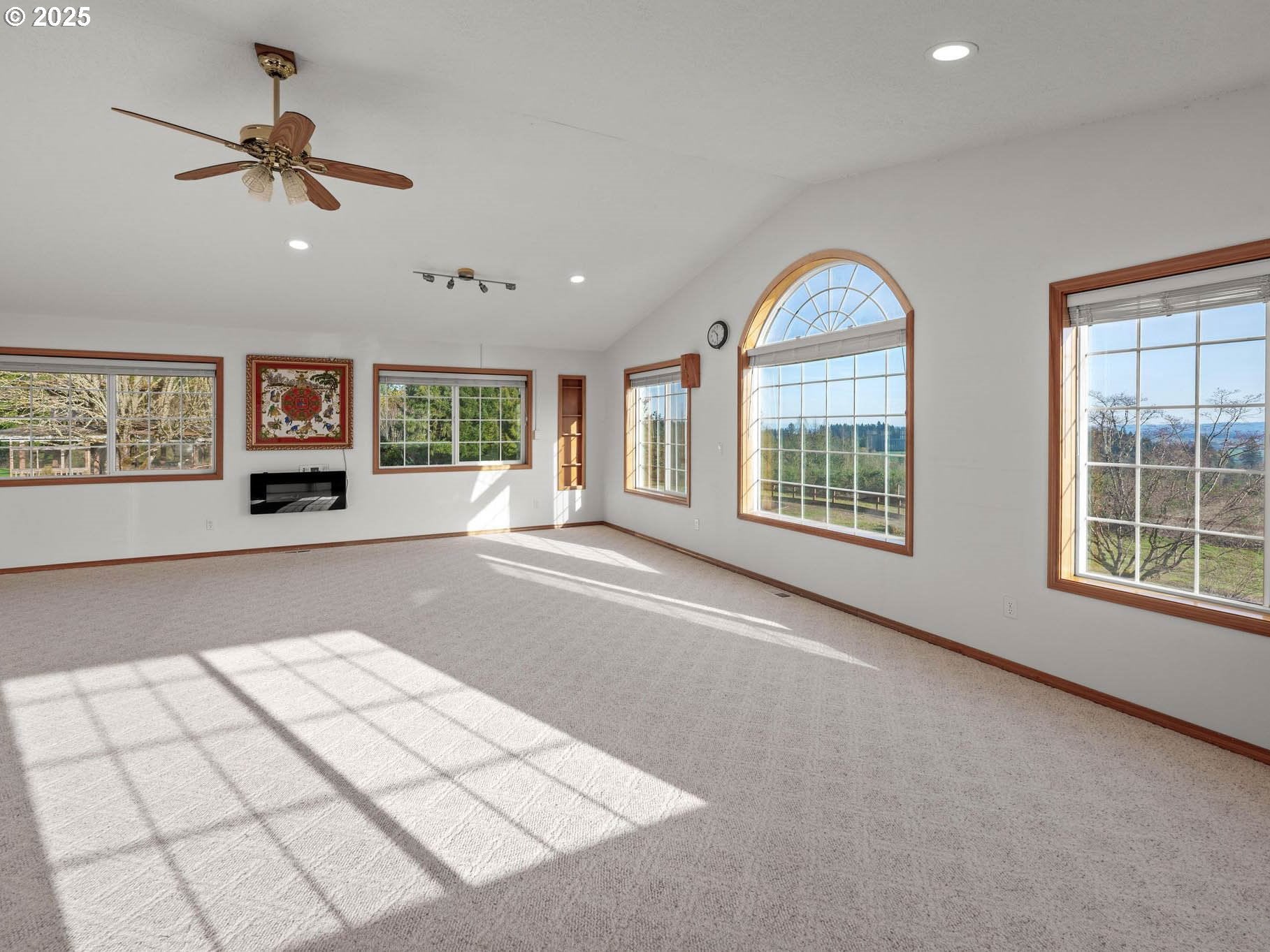 North Plains, Oregon, 97133, United States, 5 Bedrooms Bedrooms, ,4 BathroomsBathrooms,Residential,Active,1963264