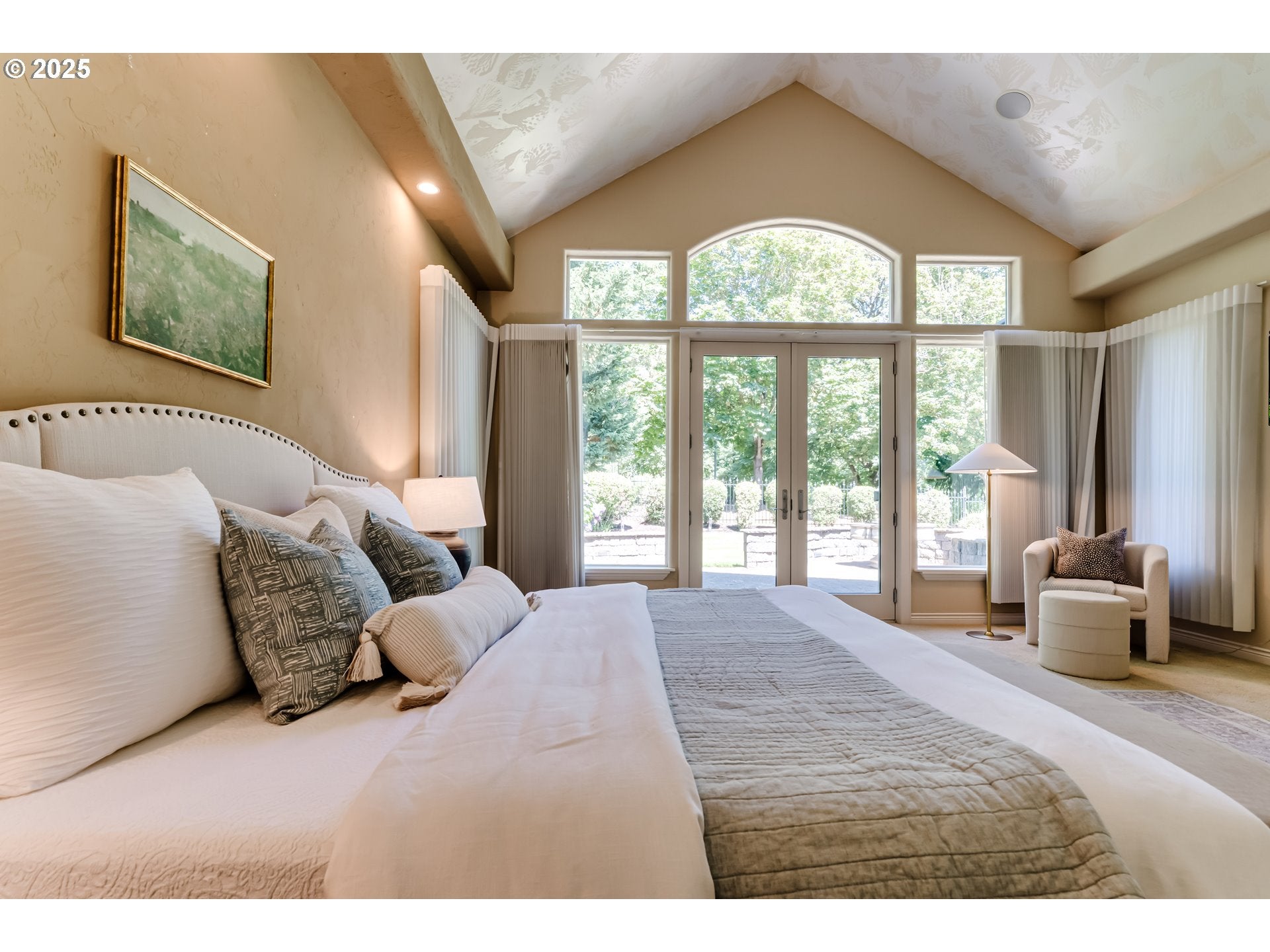 Eugene, Oregon, 97401, United States, 4 Bedrooms Bedrooms, ,4 BathroomsBathrooms,Residential,Active,1886816