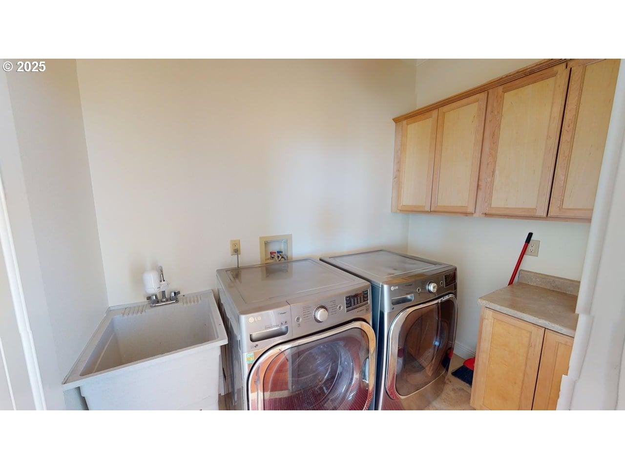 Brookings, Oregon, 97415, United States, 4 Bedrooms Bedrooms, ,4 BathroomsBathrooms,Residential,Active,1967294