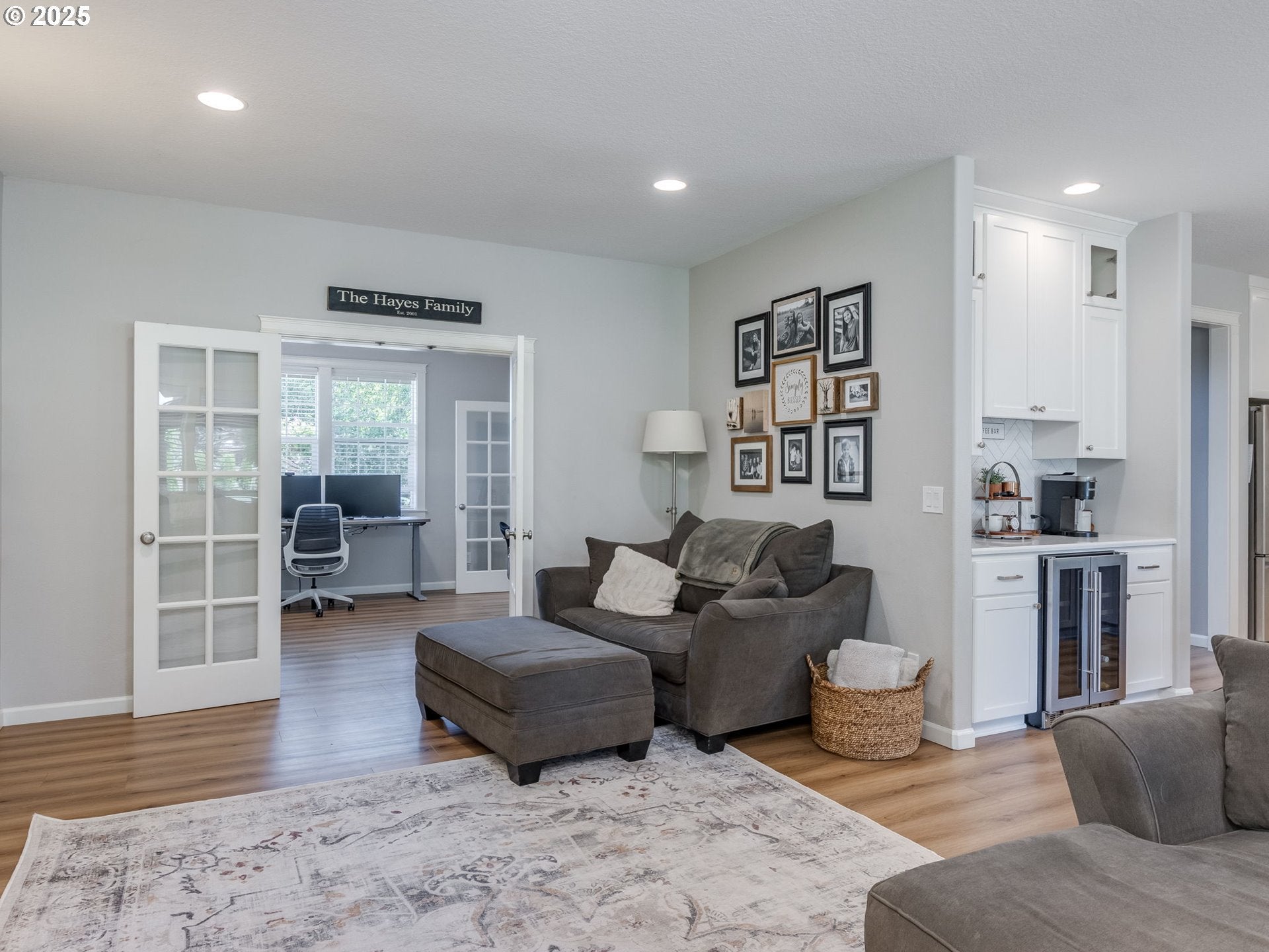 Oregon City, Oregon, 97045, United States, 4 Bedrooms Bedrooms, ,3 BathroomsBathrooms,Residential,Active,1886829