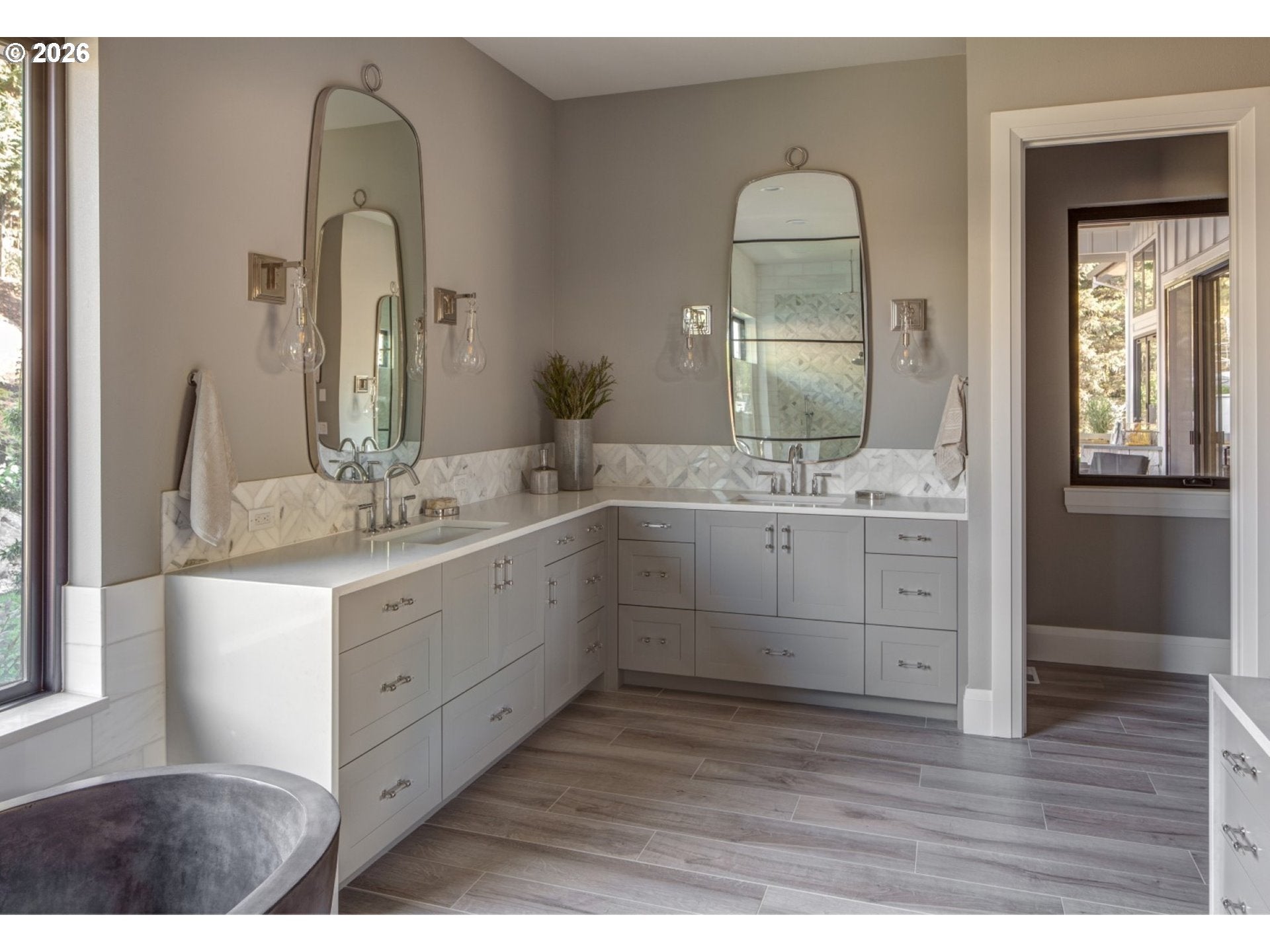 Happy Valley, Oregon, 97086, United States, 5 Bedrooms Bedrooms, ,5 BathroomsBathrooms,Residential,Active,2011888