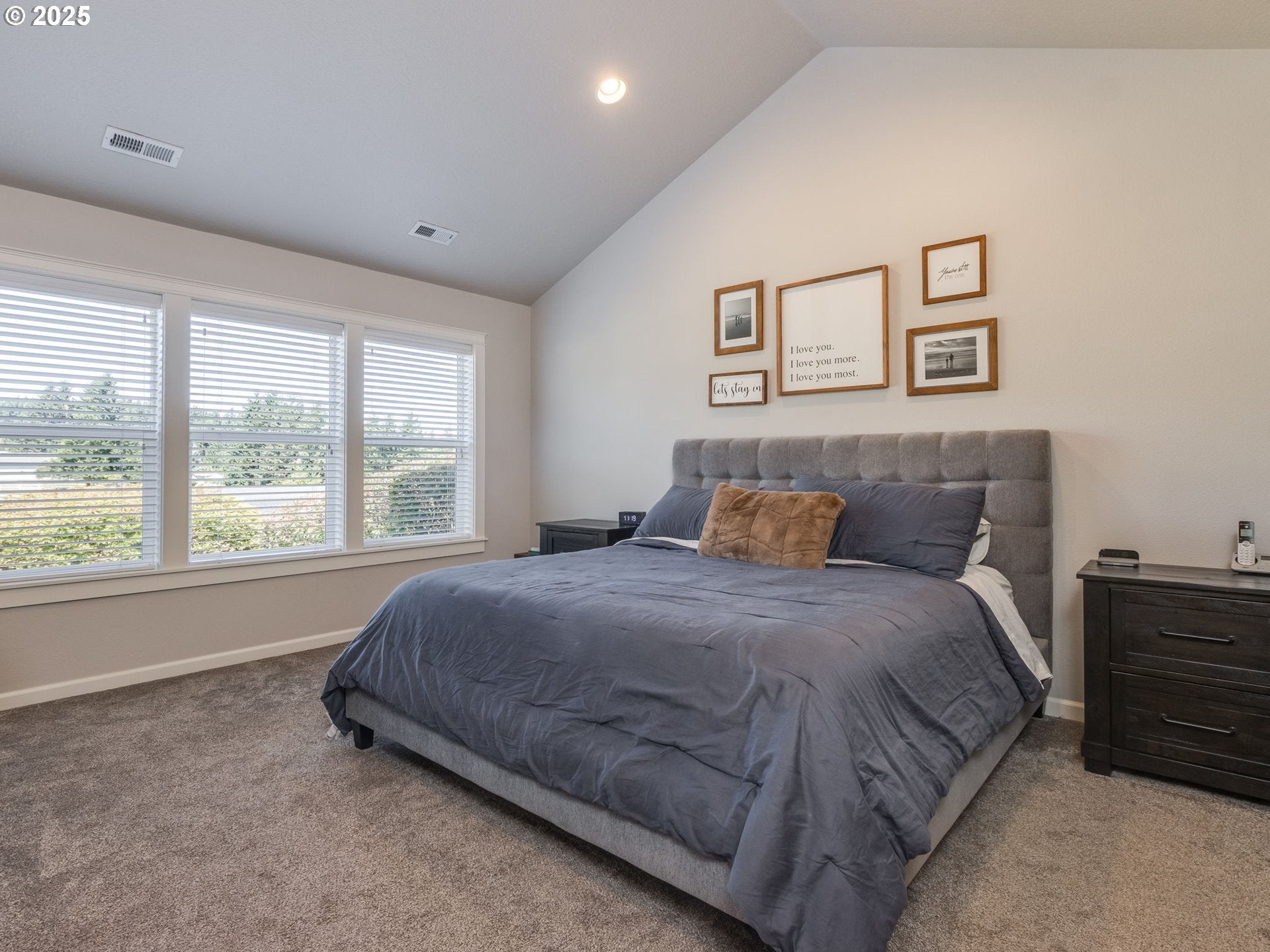 Oregon City, Oregon, 97045, United States, 4 Bedrooms Bedrooms, ,3 BathroomsBathrooms,Residential,Active,1886829