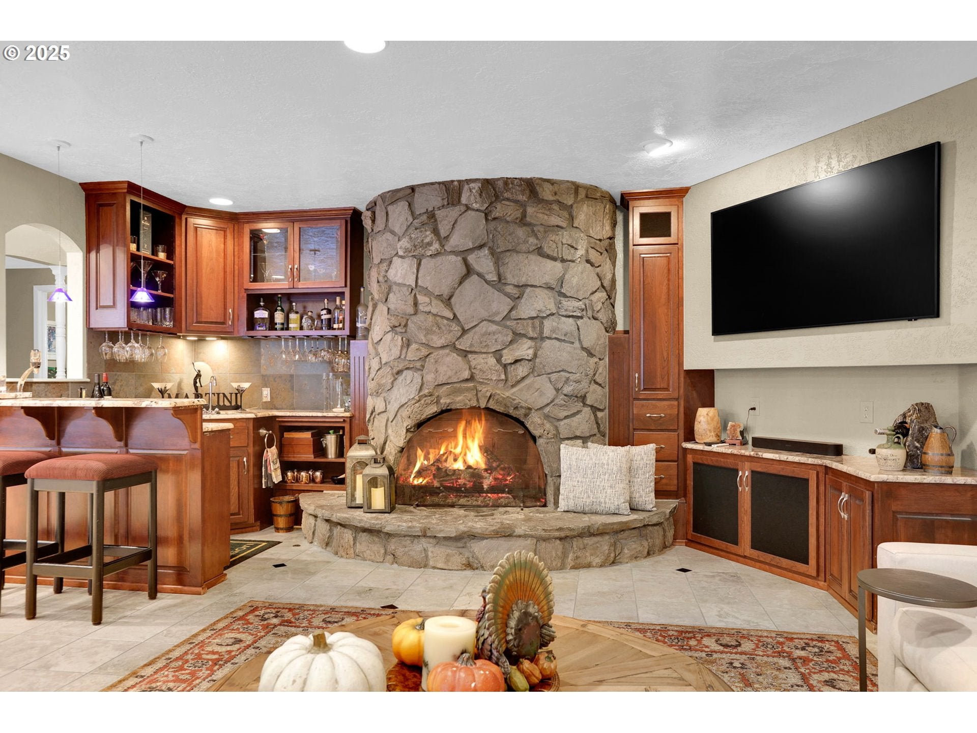 Eugene, Oregon, 97405, United States, 5 Bedrooms Bedrooms, ,4 BathroomsBathrooms,Residential,Active,1964513