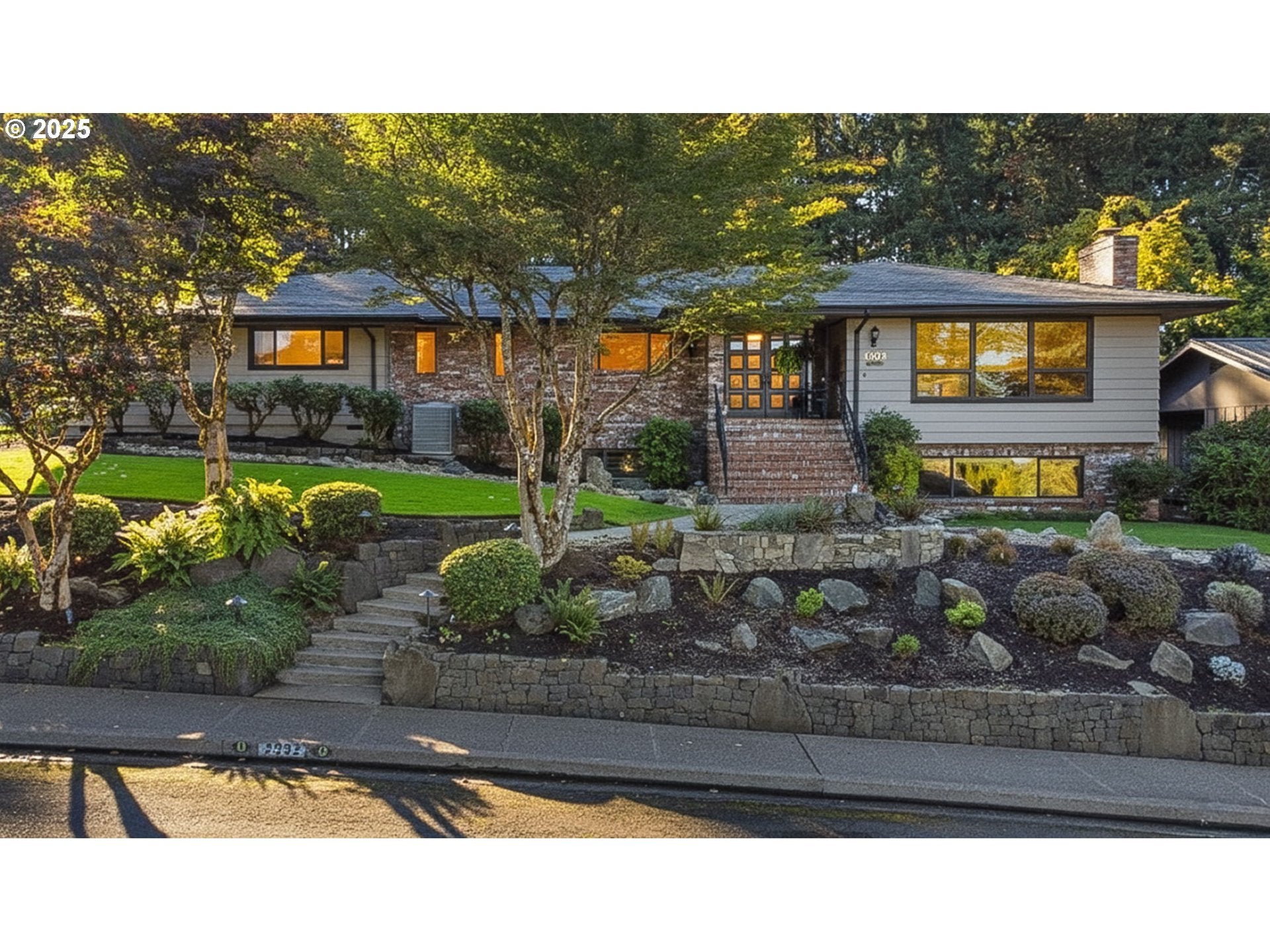 Eugene, Oregon, 97405, United States, 5 Bedrooms Bedrooms, ,4 BathroomsBathrooms,Residential,Active,1964513