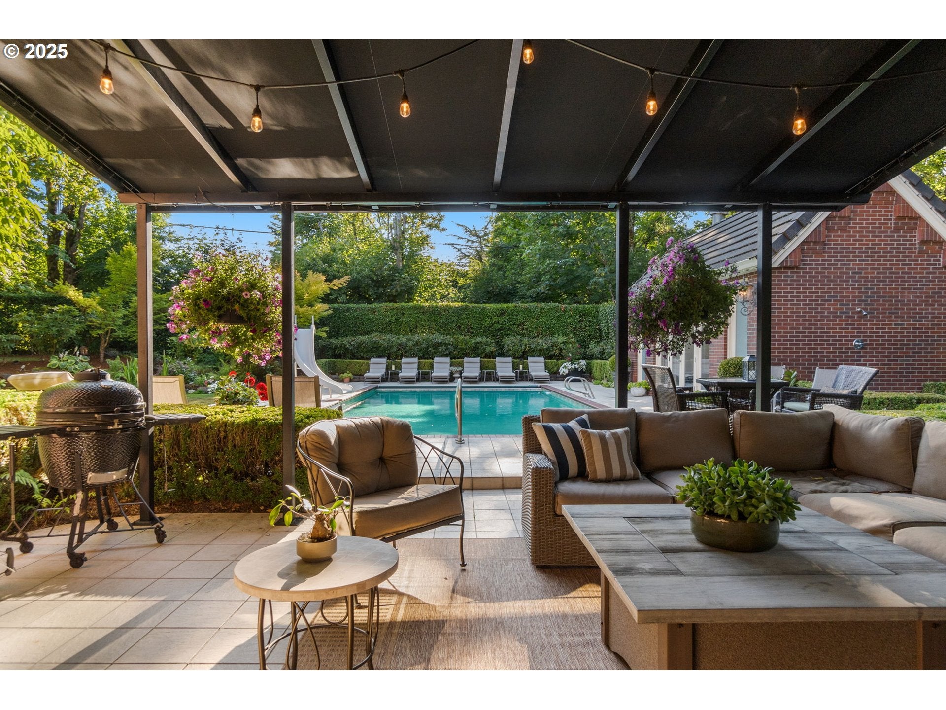 Portland, Oregon, 97229, United States, 5 Bedrooms Bedrooms, ,6 BathroomsBathrooms,Residential,Active,1894169