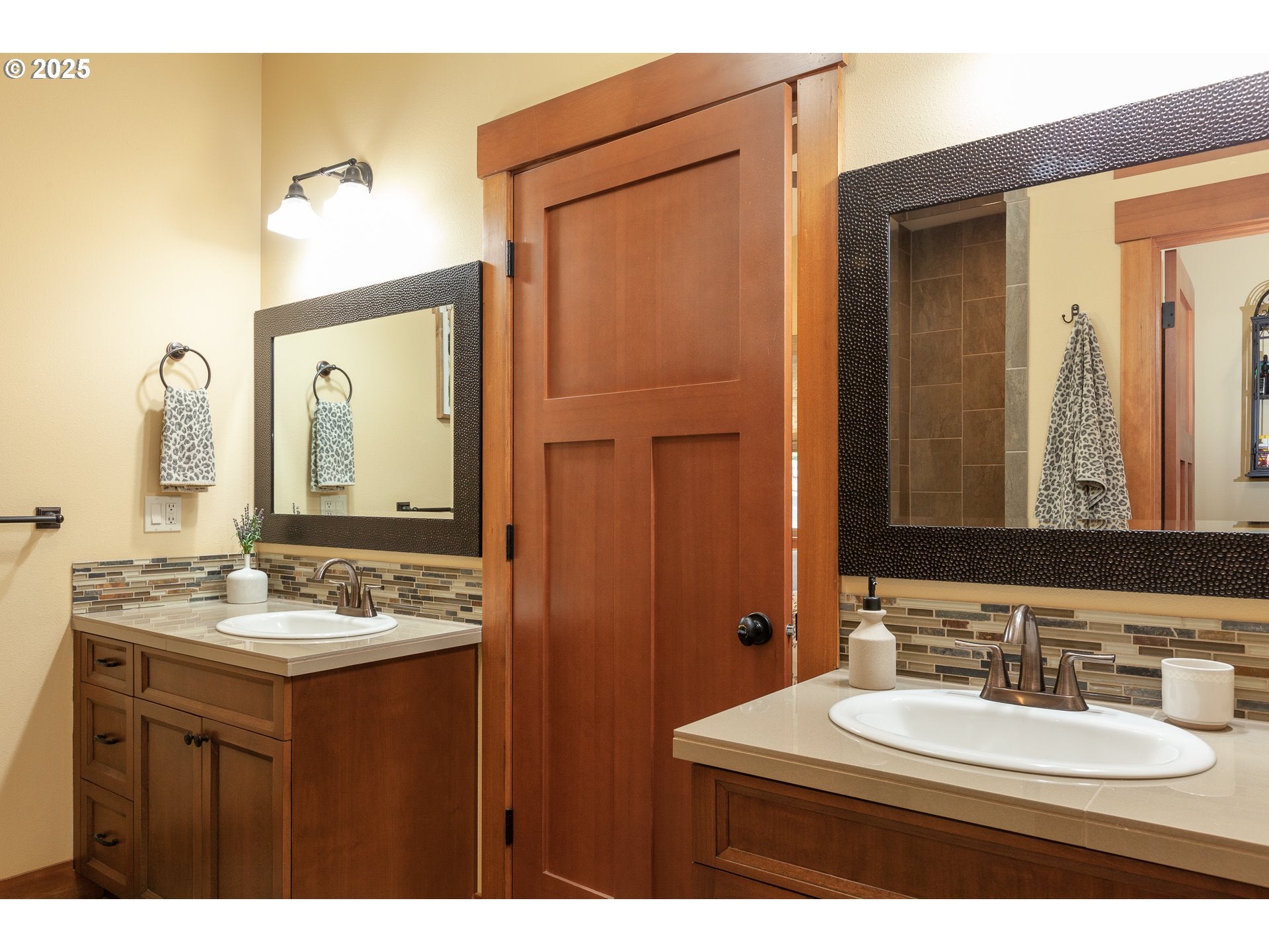 White Salmon, Washington, 98672, United States, 3 Bedrooms Bedrooms, ,3 BathroomsBathrooms,Residential,Active,2006771