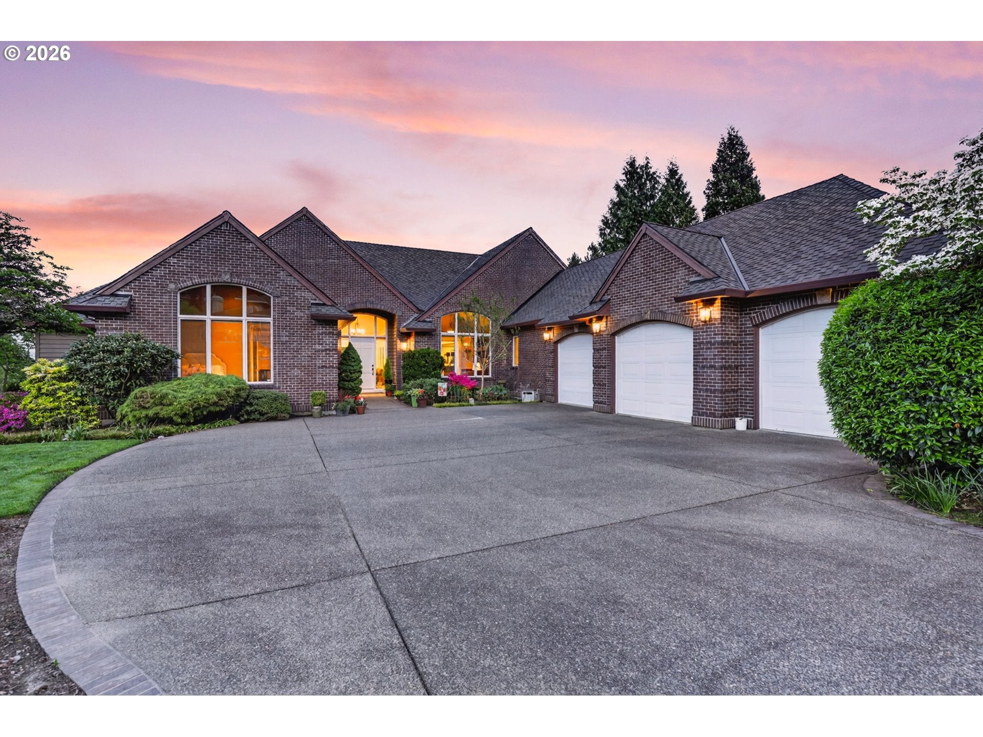 Gresham, Oregon, 97080, United States, 4 Bedrooms Bedrooms, ,6 BathroomsBathrooms,Residential,Active,2043133