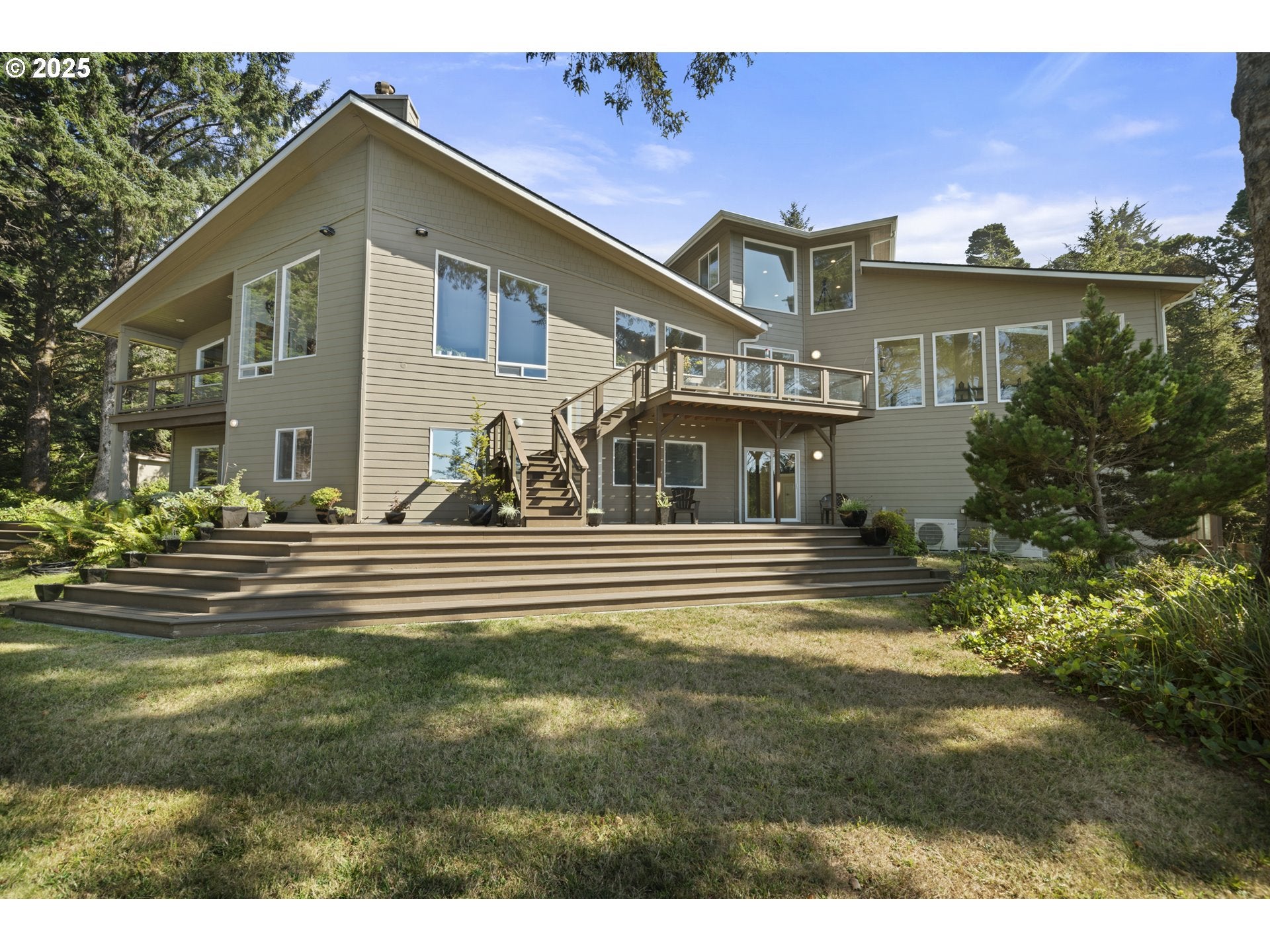 Gold Beach, Oregon, 97444, United States, 5 Bedrooms Bedrooms, ,4 BathroomsBathrooms,Residential,Active,2000208