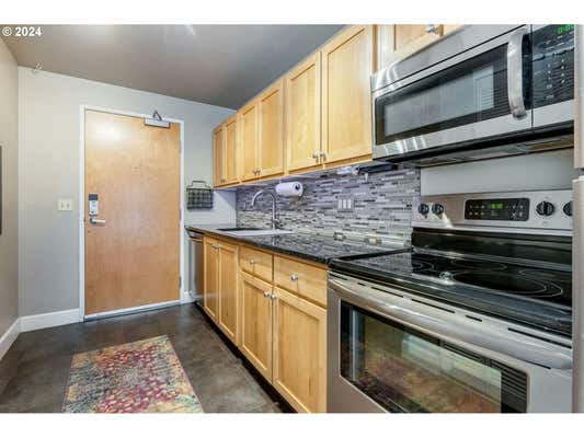 701 COLUMBIA ST APT 716, VANCOUVER, WA 98660, photo 3 of 27