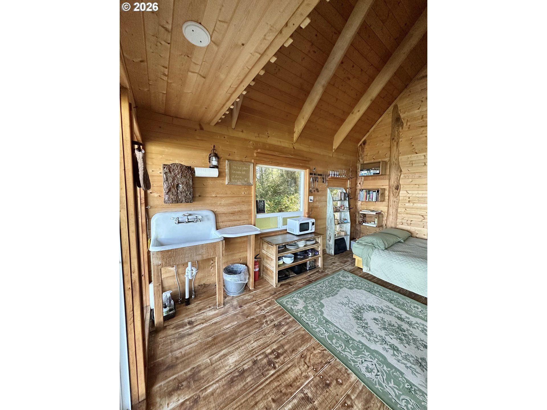 Gold Beach, Oregon, 97444, United States, 3 Bedrooms Bedrooms, ,2 BathroomsBathrooms,Residential,Active,2011203