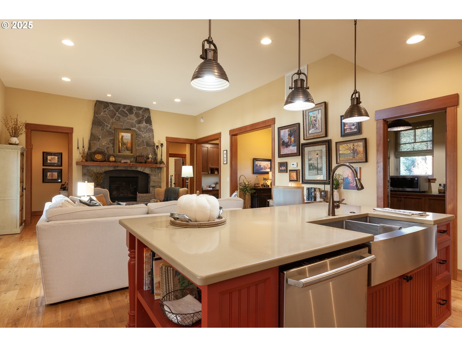 White Salmon, Washington, 98672, United States, 3 Bedrooms Bedrooms, ,3 BathroomsBathrooms,Residential,Active,2006771