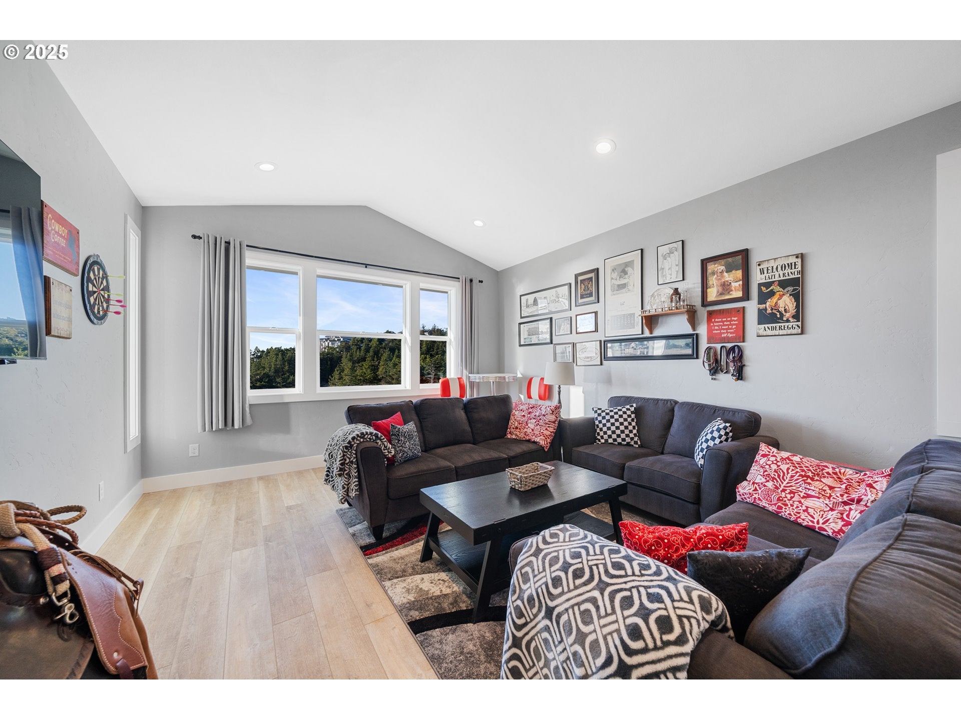 Oceanside, Oregon, 97134, United States, 3 Bedrooms Bedrooms, ,3 BathroomsBathrooms,Residential,Active,1973648