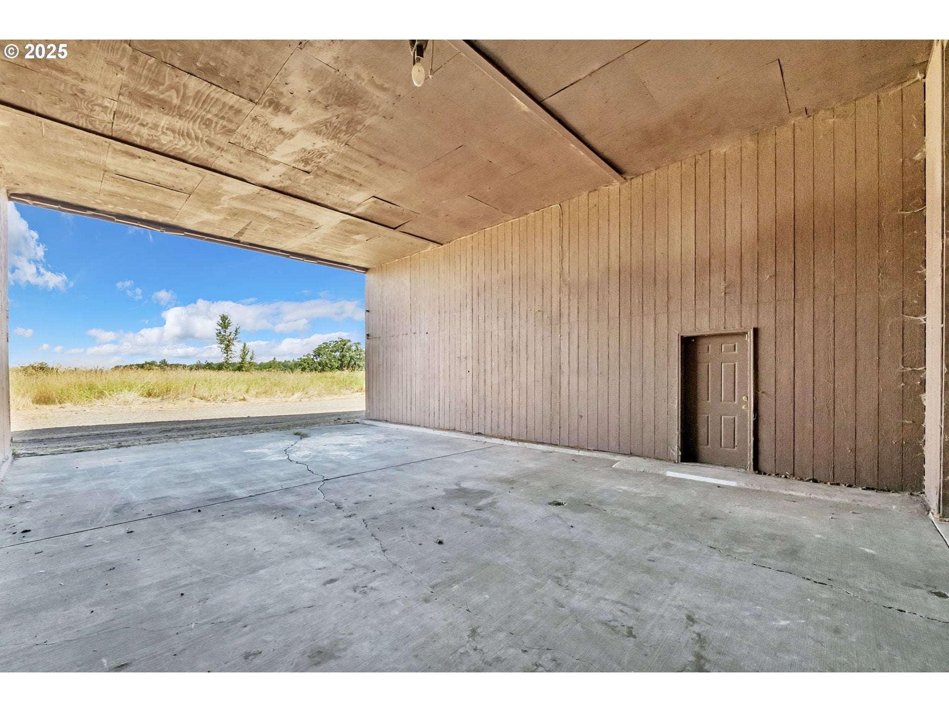 Eugene, Oregon, 97402, United States, 3 Bedrooms Bedrooms, ,3 BathroomsBathrooms,Residential,Active,1900212