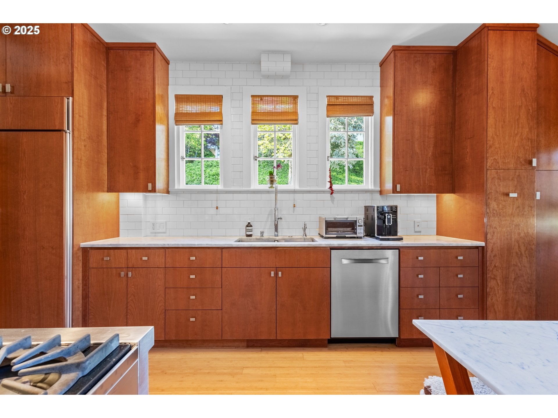 Portland, Oregon, 97239, United States, 4 Bedrooms Bedrooms, ,5 BathroomsBathrooms,Residential,Active,1772733