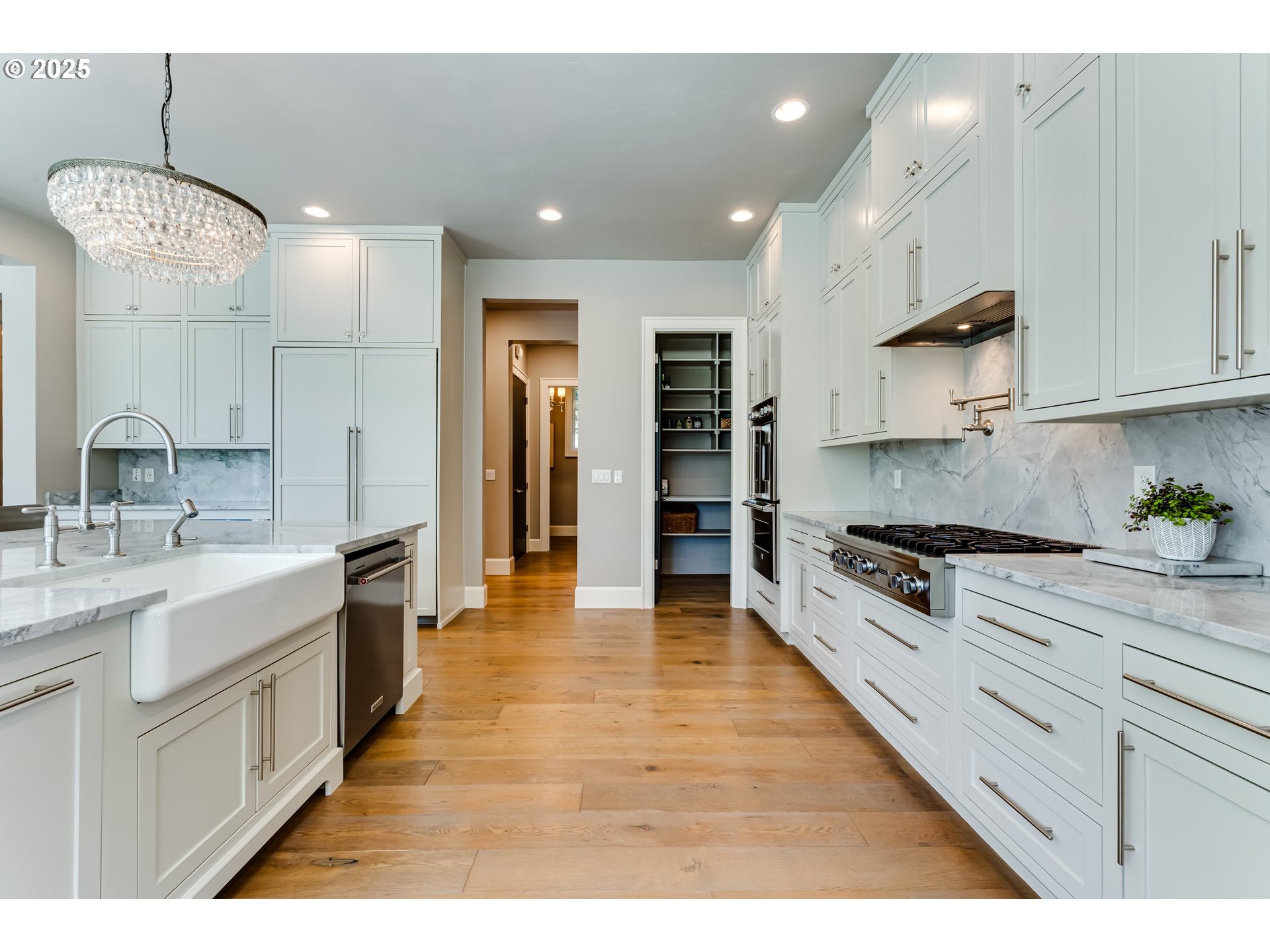 Eugene, Oregon, 97405, United States, ,5 BathroomsBathrooms,Residential,Active,1899898