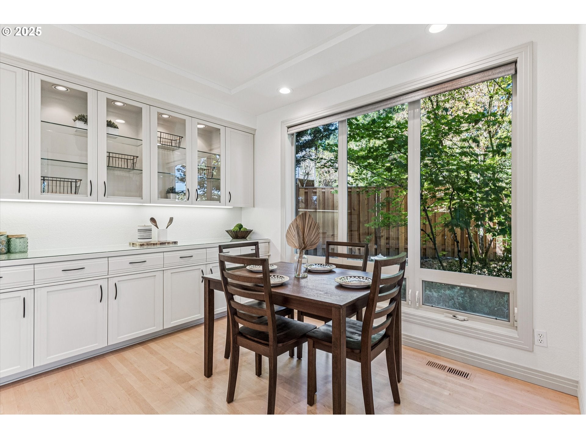 Lake Oswego, Oregon, 97034, United States, 4 Bedrooms Bedrooms, ,5 BathroomsBathrooms,Residential,Active,1914922