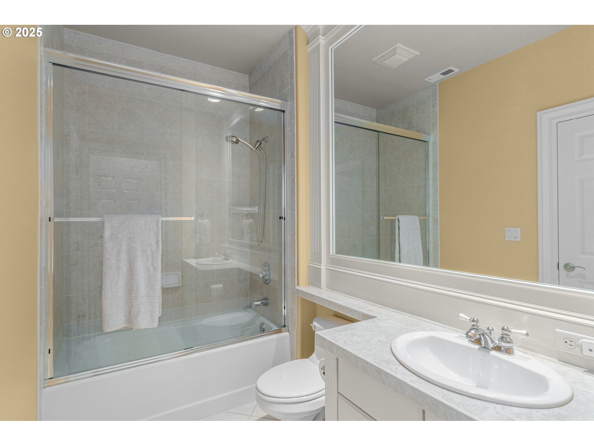 Portland, Oregon, 97229, United States, 5 Bedrooms Bedrooms, ,6 BathroomsBathrooms,Residential,Active,1894169