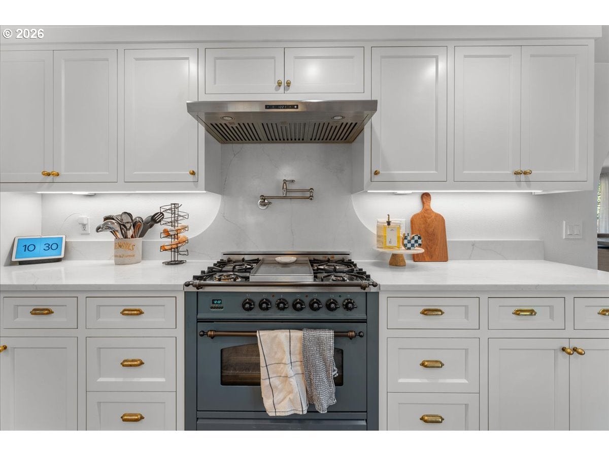 Eagle Creek, Oregon, 97022, United States, 4 Bedrooms Bedrooms, ,5 BathroomsBathrooms,Residential,Active,2007176