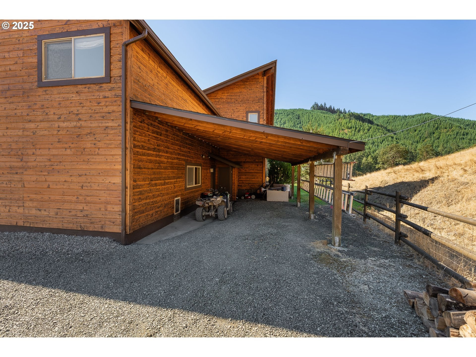 Canyonville, Oregon, 97417, United States, 3 Bedrooms Bedrooms, ,2 BathroomsBathrooms,Residential,Active,1909832