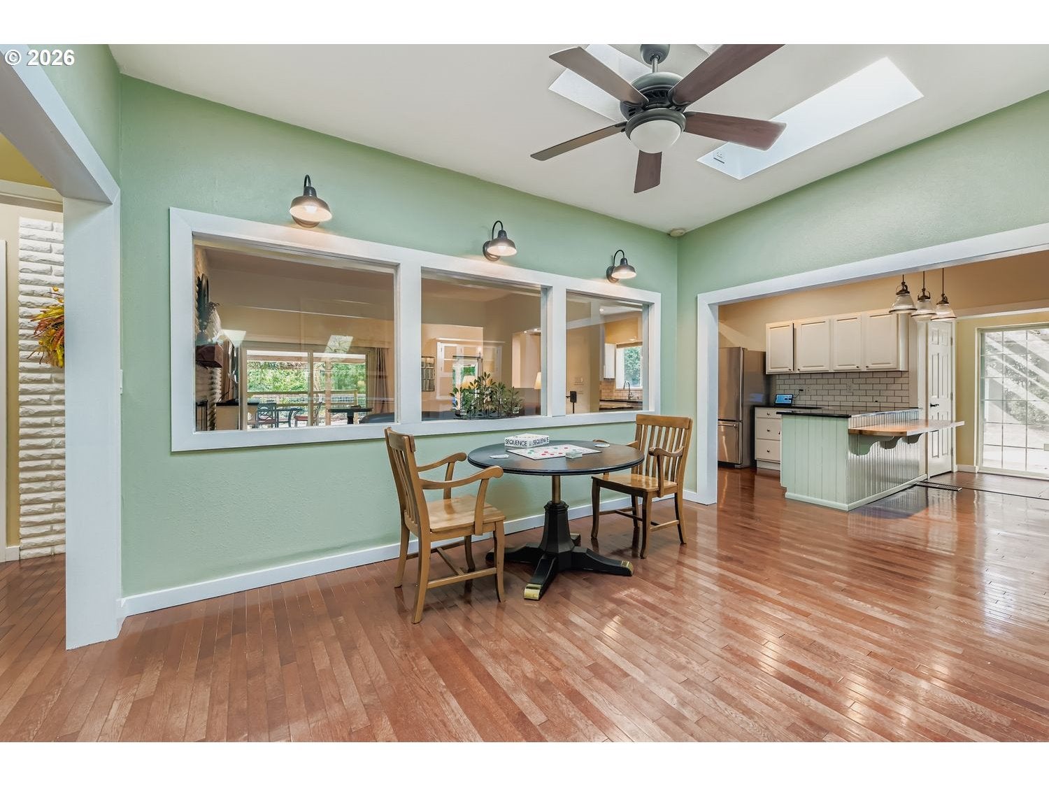 Milwaukie, Oregon, 97267, United States, 5 Bedrooms Bedrooms, ,4 BathroomsBathrooms,Residential,Active,2044550