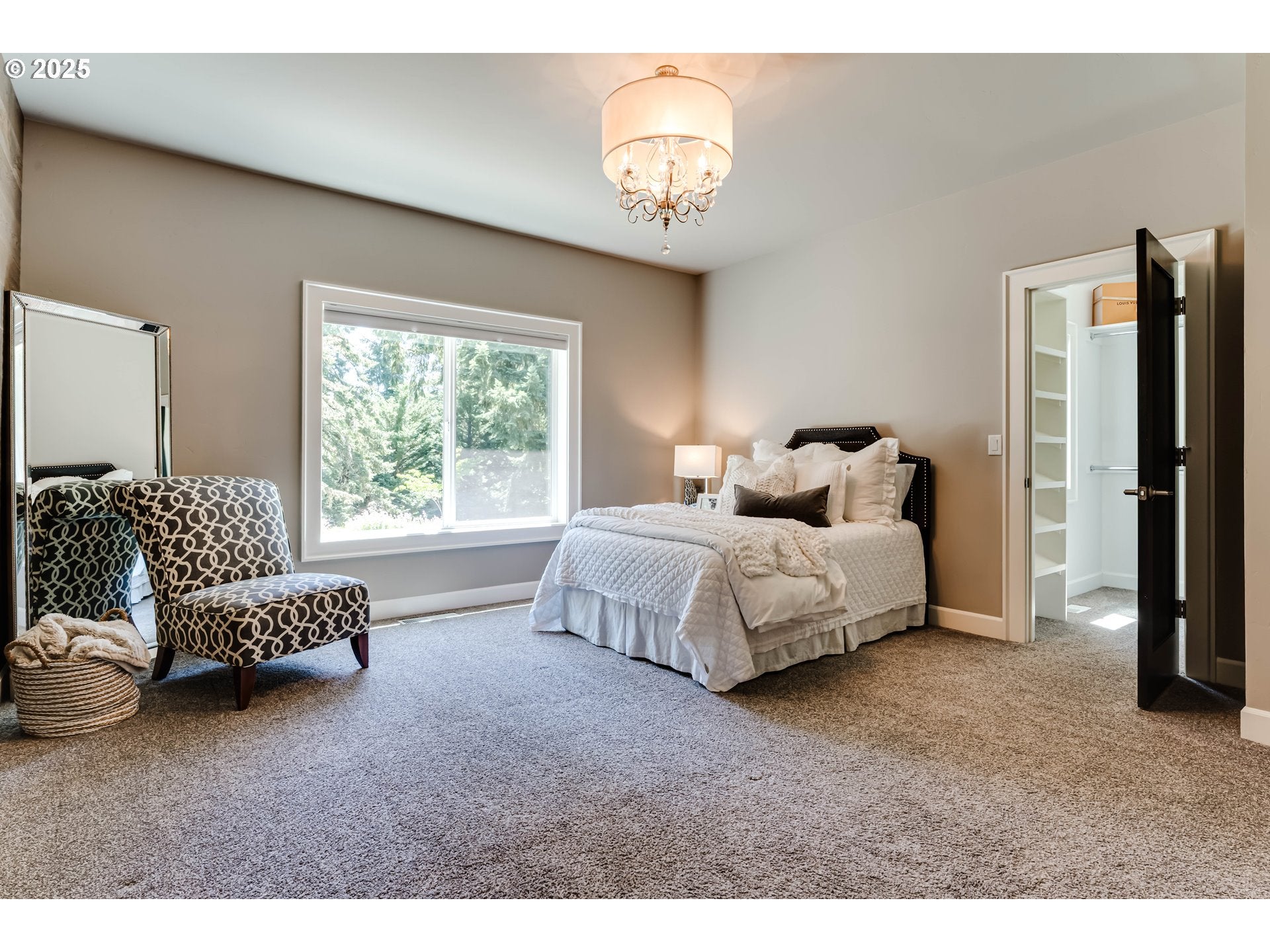 Eugene, Oregon, 97405, United States, ,5 BathroomsBathrooms,Residential,Active,1899898
