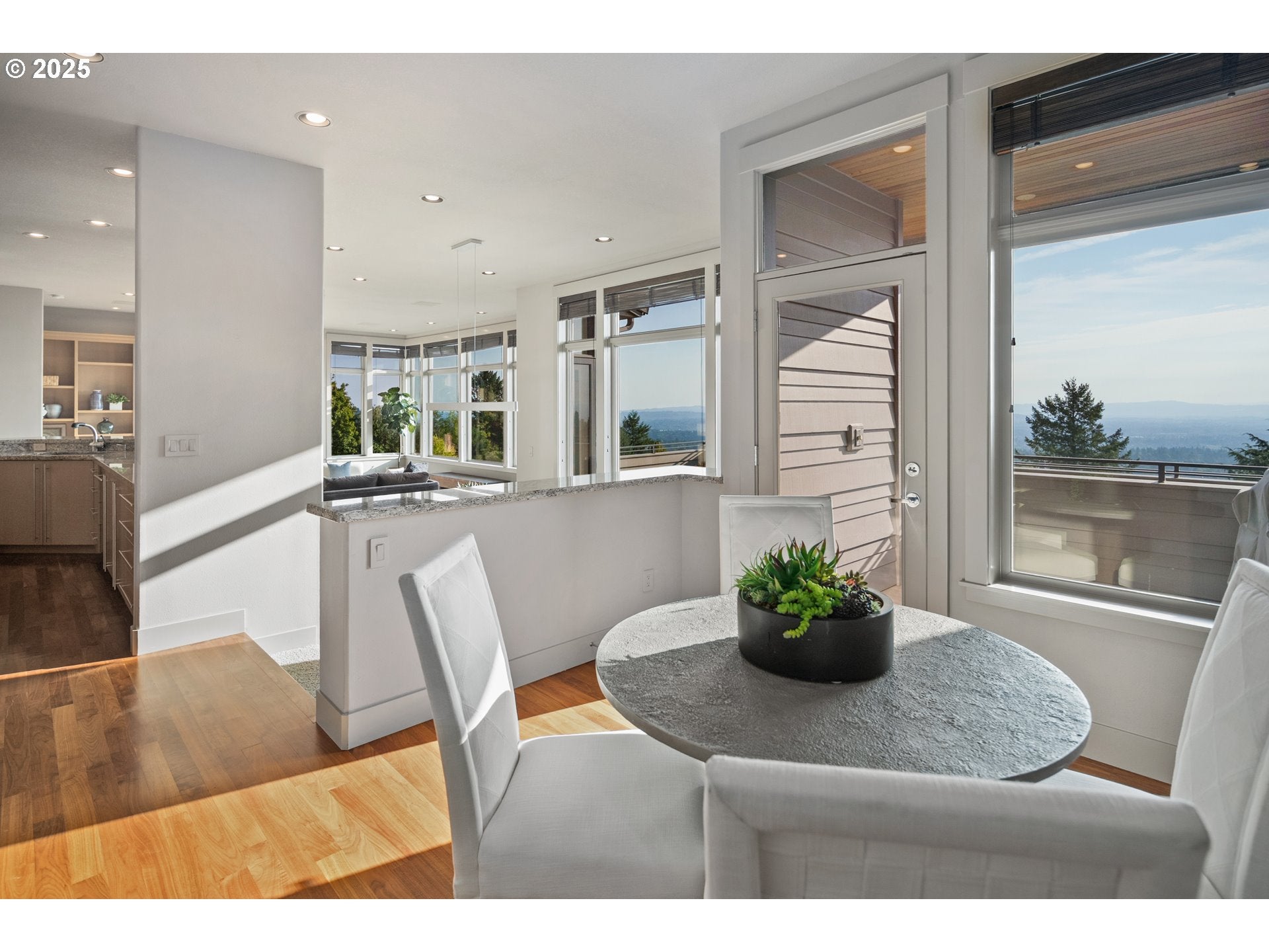 Portland, Oregon, 97229, United States, 4 Bedrooms Bedrooms, ,4 BathroomsBathrooms,Residential,Active,1945335