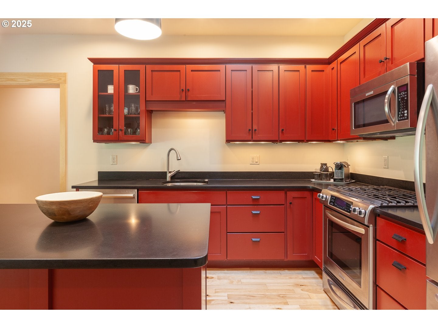 Hood River, Oregon, 97031, United States, 3 Bedrooms Bedrooms, ,3 BathroomsBathrooms,Residential,Active,1927664