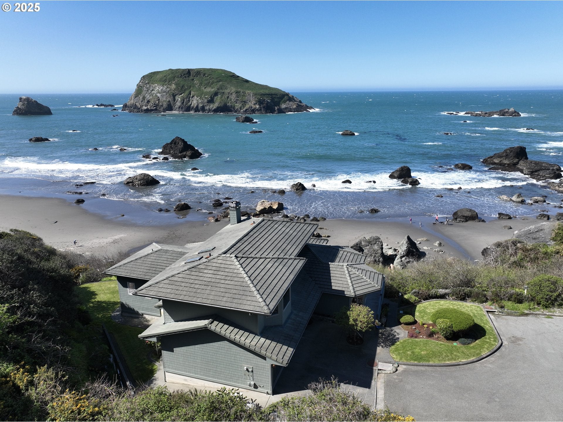 Brookings, Oregon, 97415, United States, 3 Bedrooms Bedrooms, ,4 BathroomsBathrooms,Residential,Active,1773505