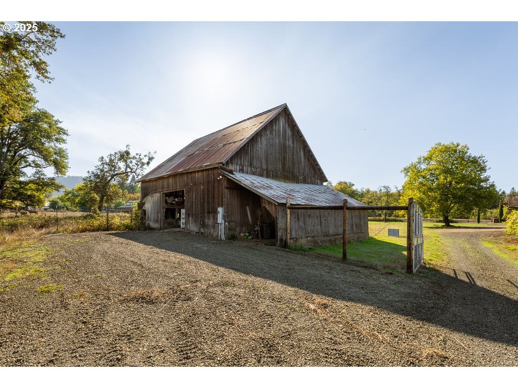Roseburg, Oregon, 97471, United States, 3 Bedrooms Bedrooms, ,2 BathroomsBathrooms,Residential,Active,1989759