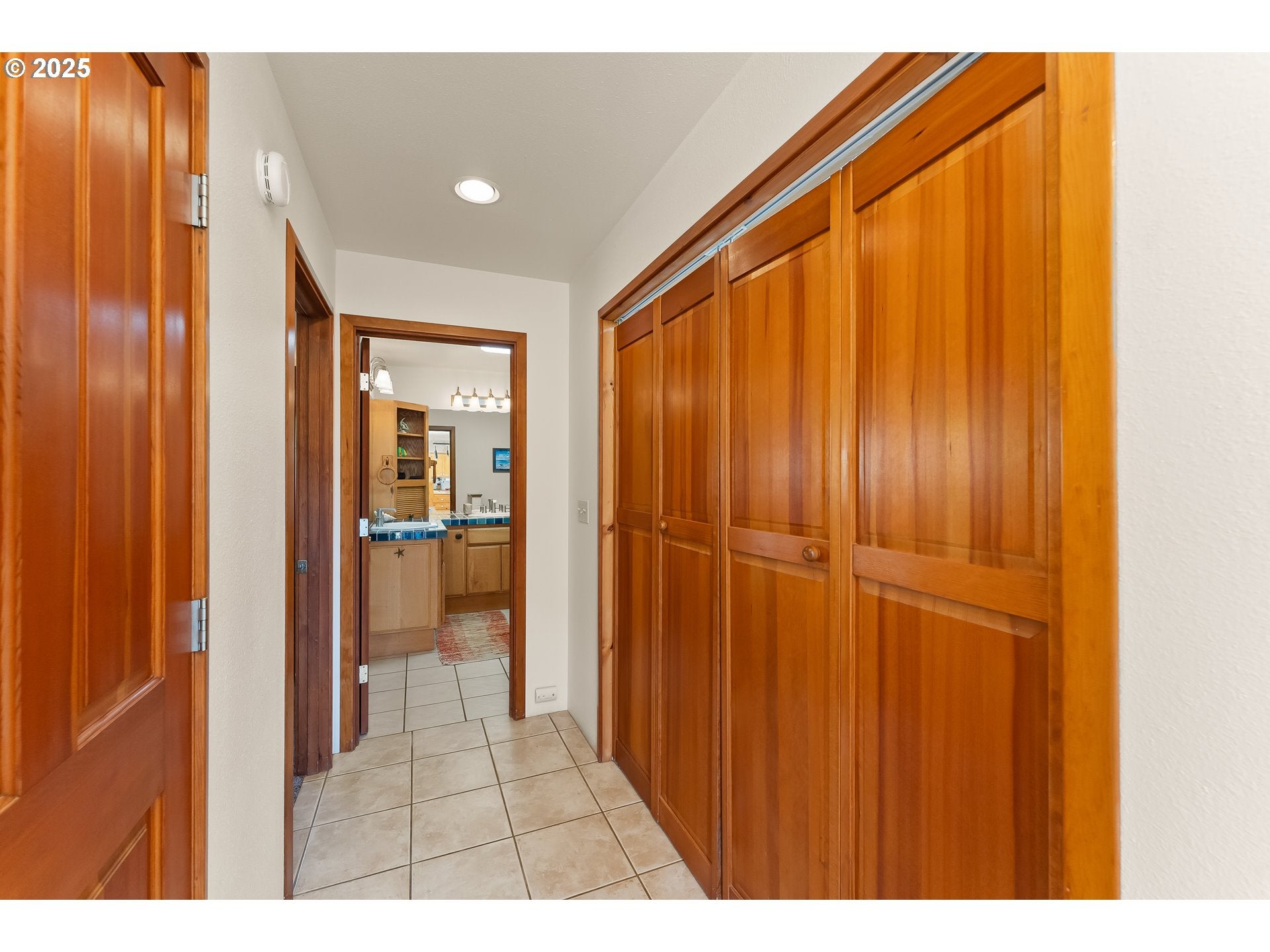 Canyonville, Oregon, 97417, United States, 3 Bedrooms Bedrooms, ,2 BathroomsBathrooms,Residential,Active,1909832