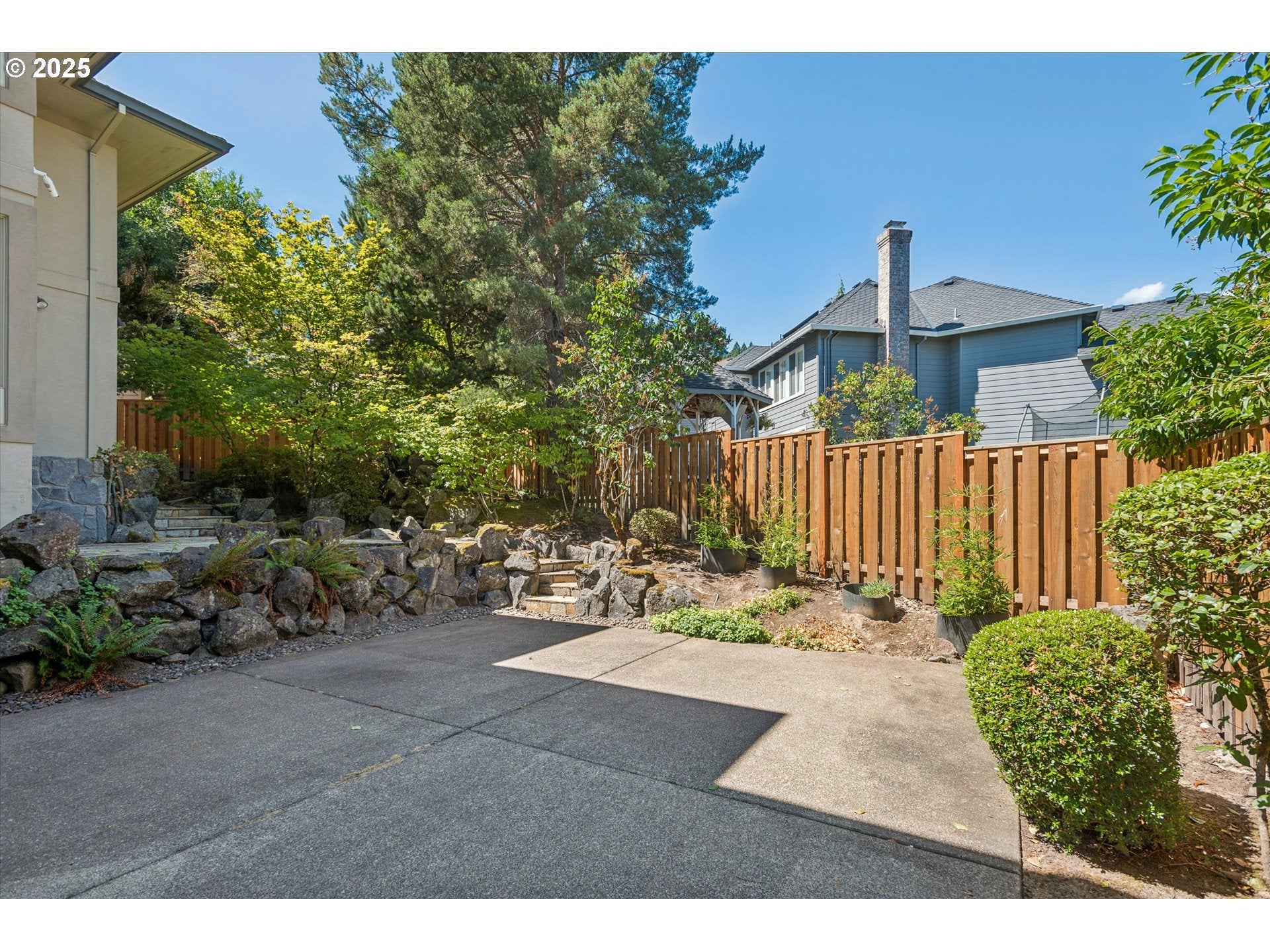 Lake Oswego, Oregon, 97034, United States, 4 Bedrooms Bedrooms, ,5 BathroomsBathrooms,Residential,Active,1914922