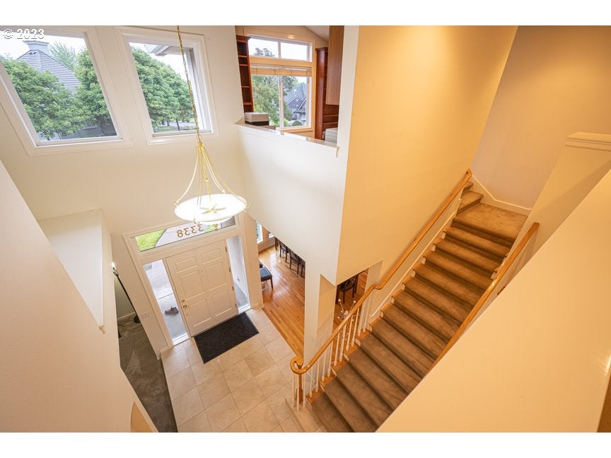 Eugene, Oregon, 97401, United States, 5 Bedrooms Bedrooms, ,5 BathroomsBathrooms,Residential,Active,1986881